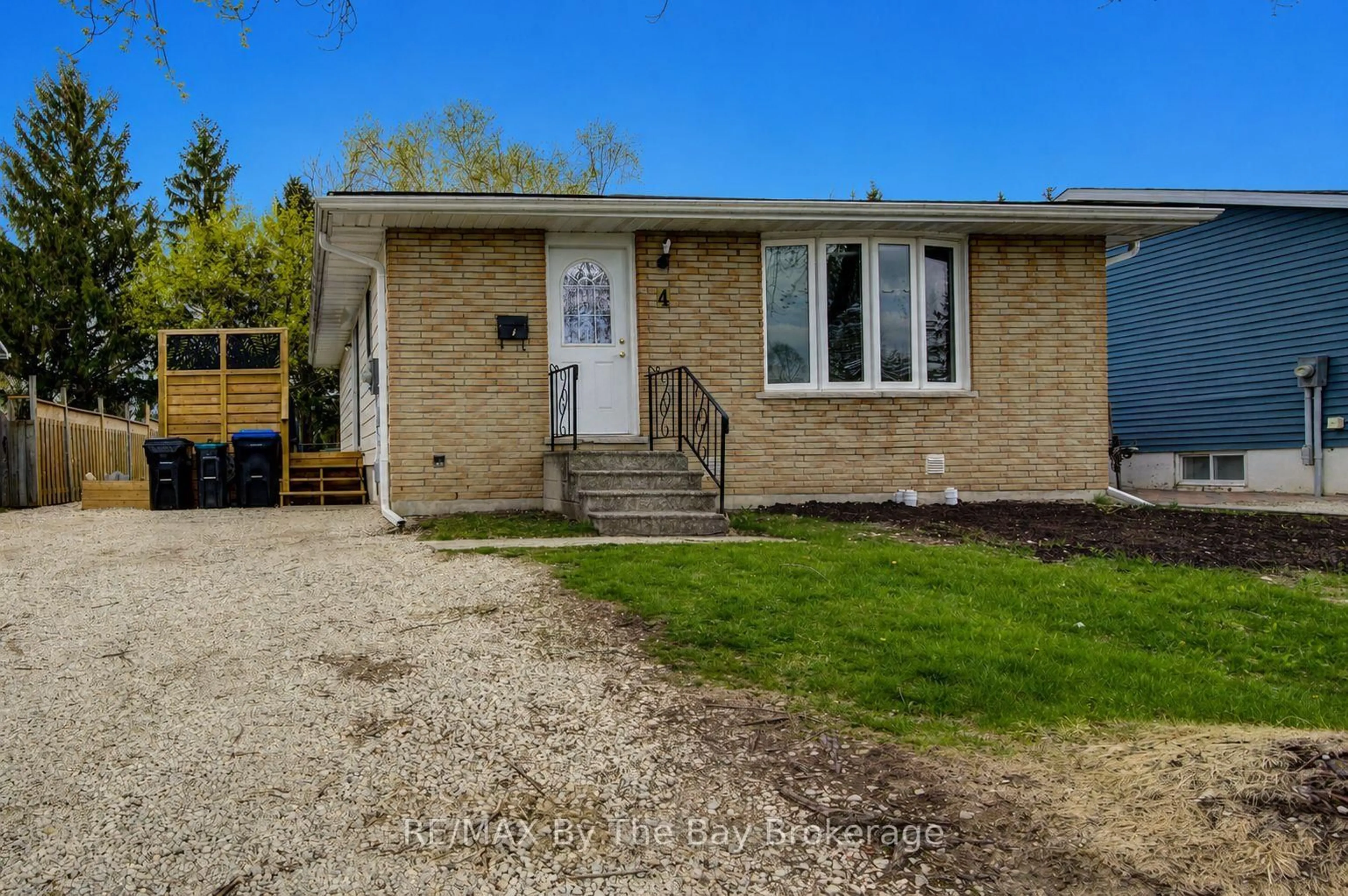 Unknown for 4 Watts Cres, Collingwood Ontario L9Y 4H2