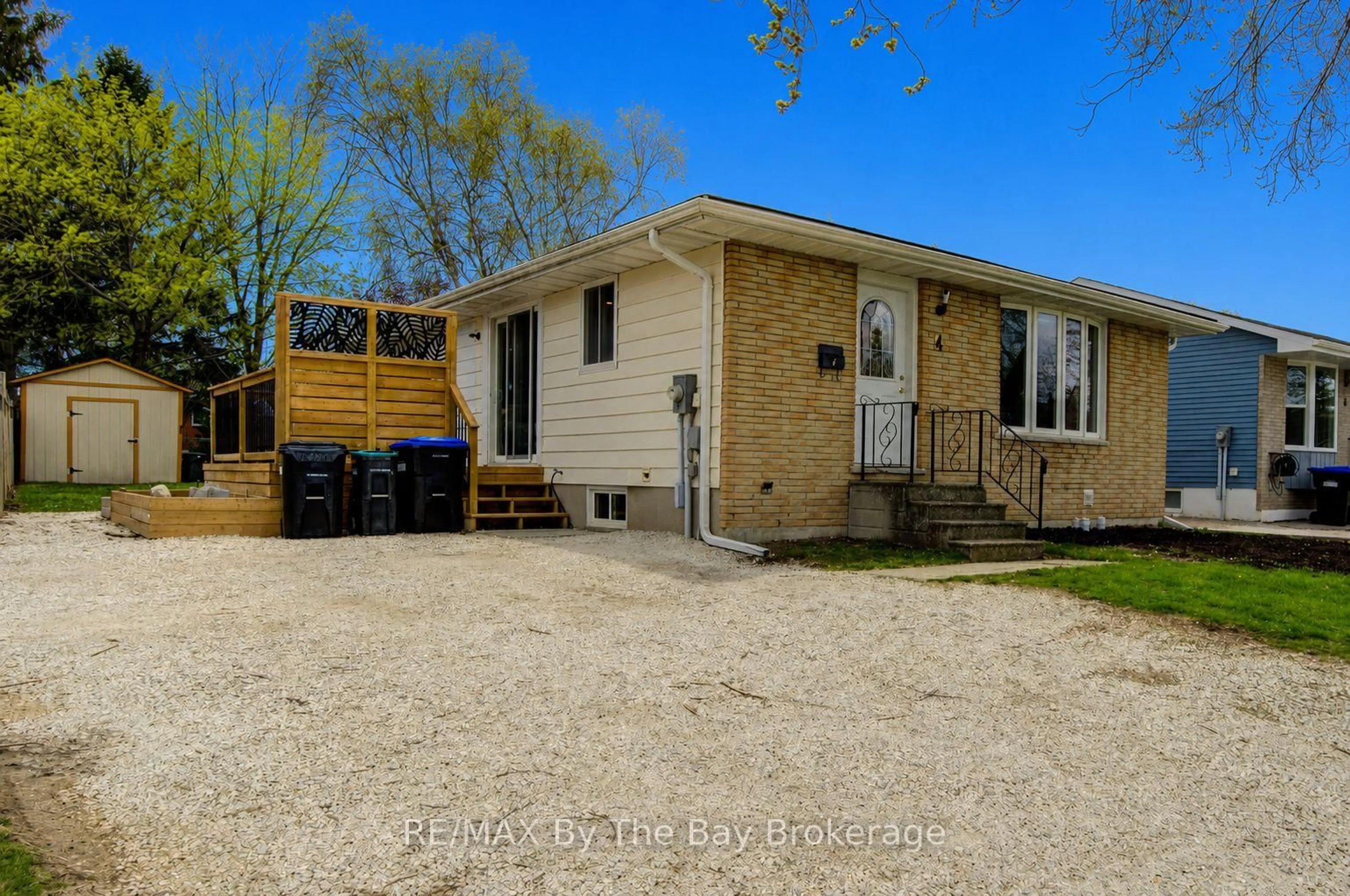 A pic from outside/outdoor area/front of a property/back of a property/a pic from drone, street for 4 Watts Cres, Collingwood Ontario L9Y 4H2
