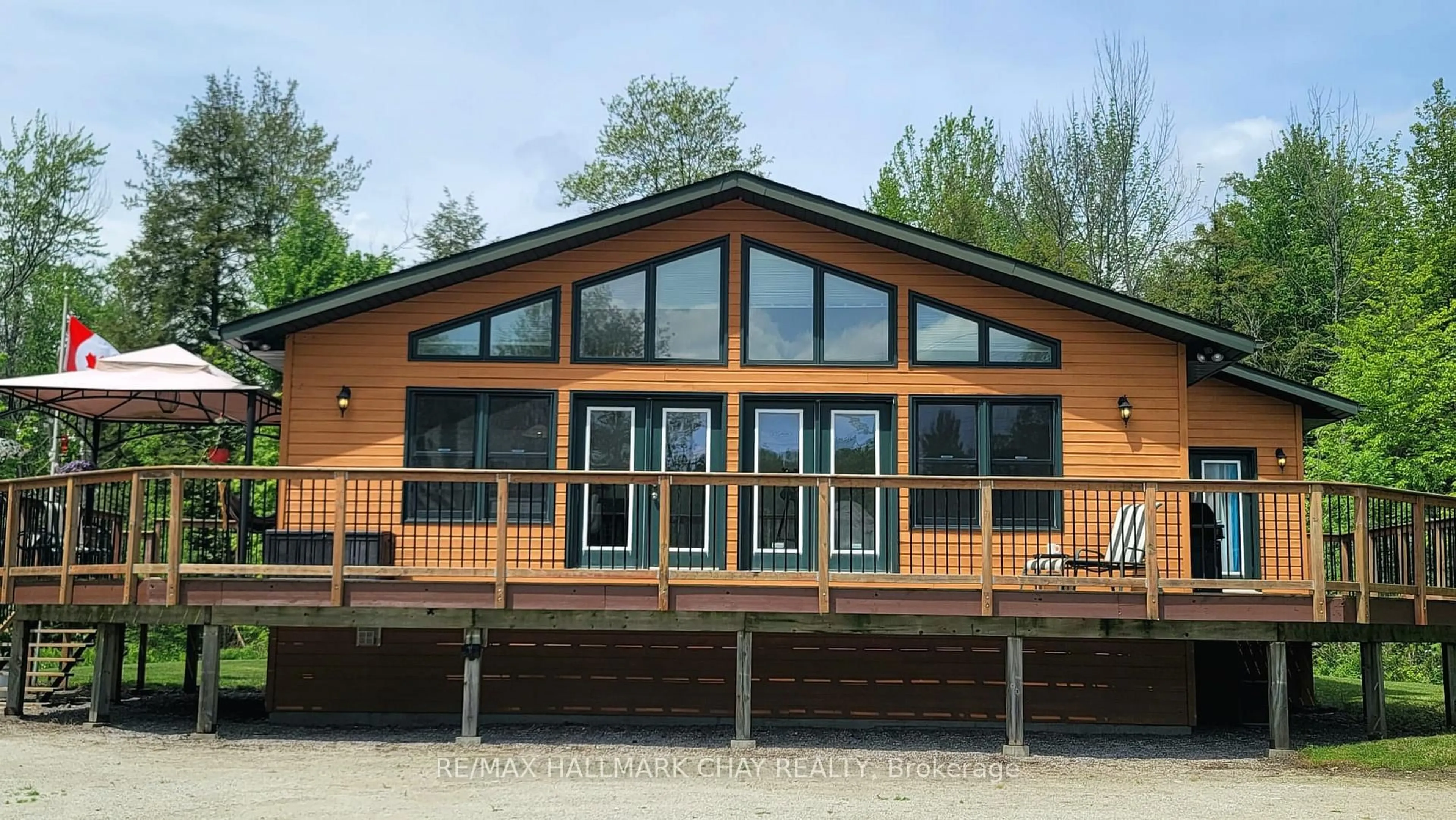 Home with vinyl exterior material, building for 13790 County 27 Rd, Springwater Ontario L0L 2K0