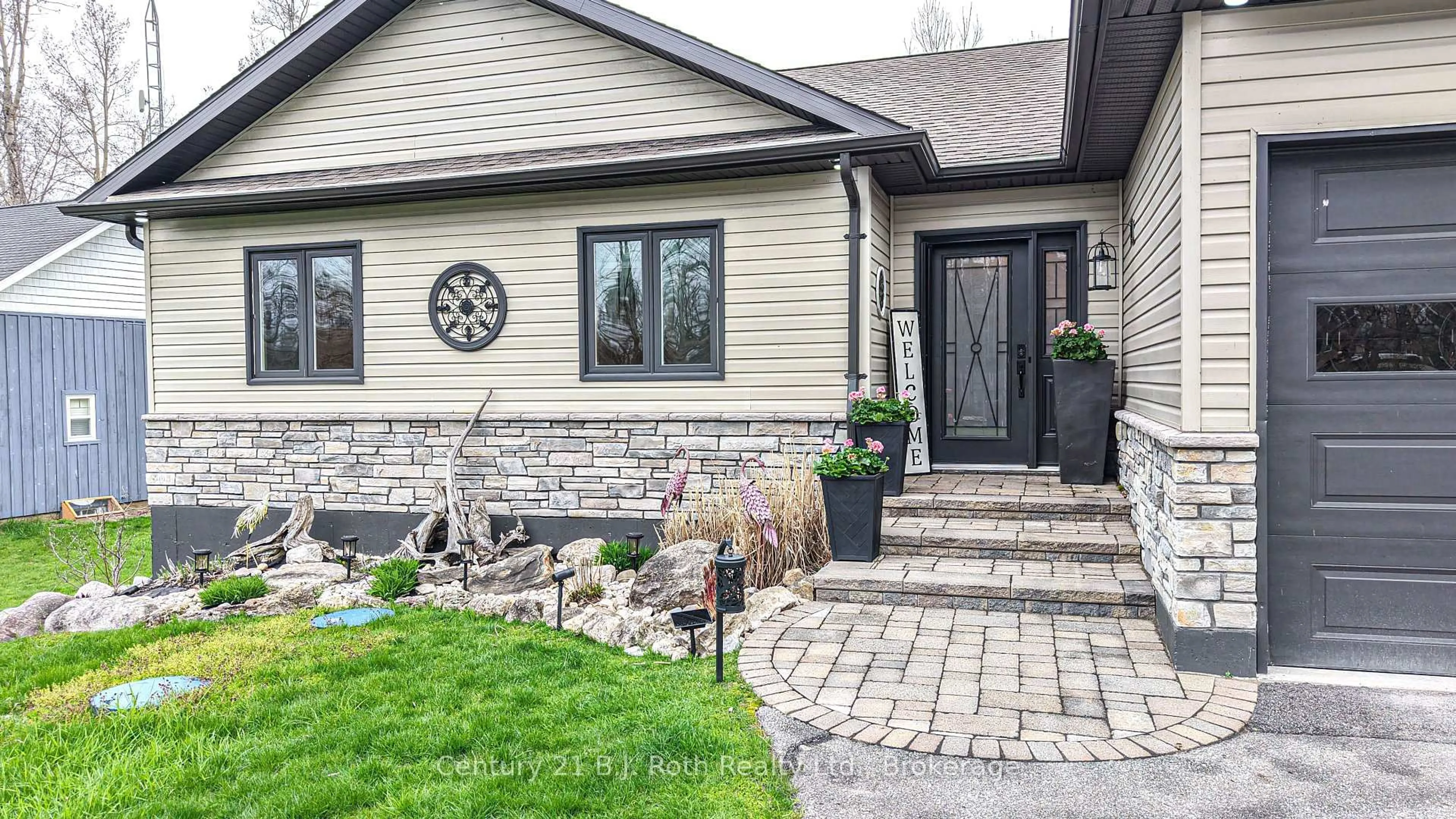 Home with brick exterior material, street for 3577 Peter St, Ramara Ontario L0K 1B0