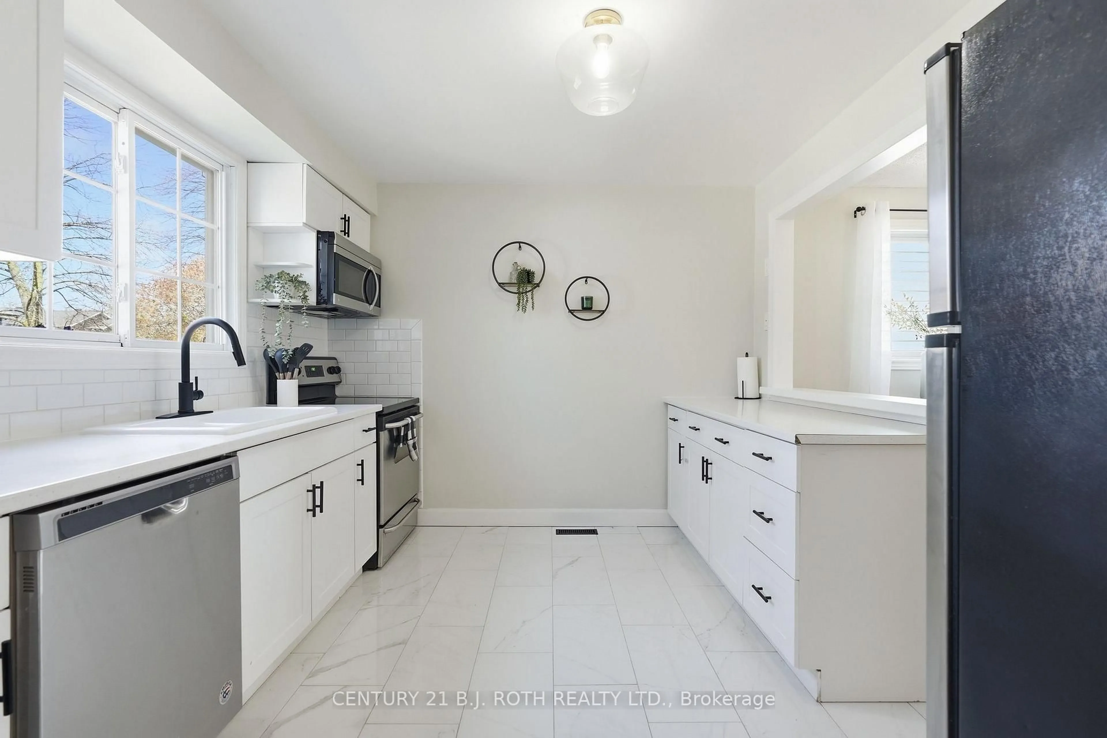 Unknown for 109 Elizabeth St, Barrie Ontario L4N 6P2