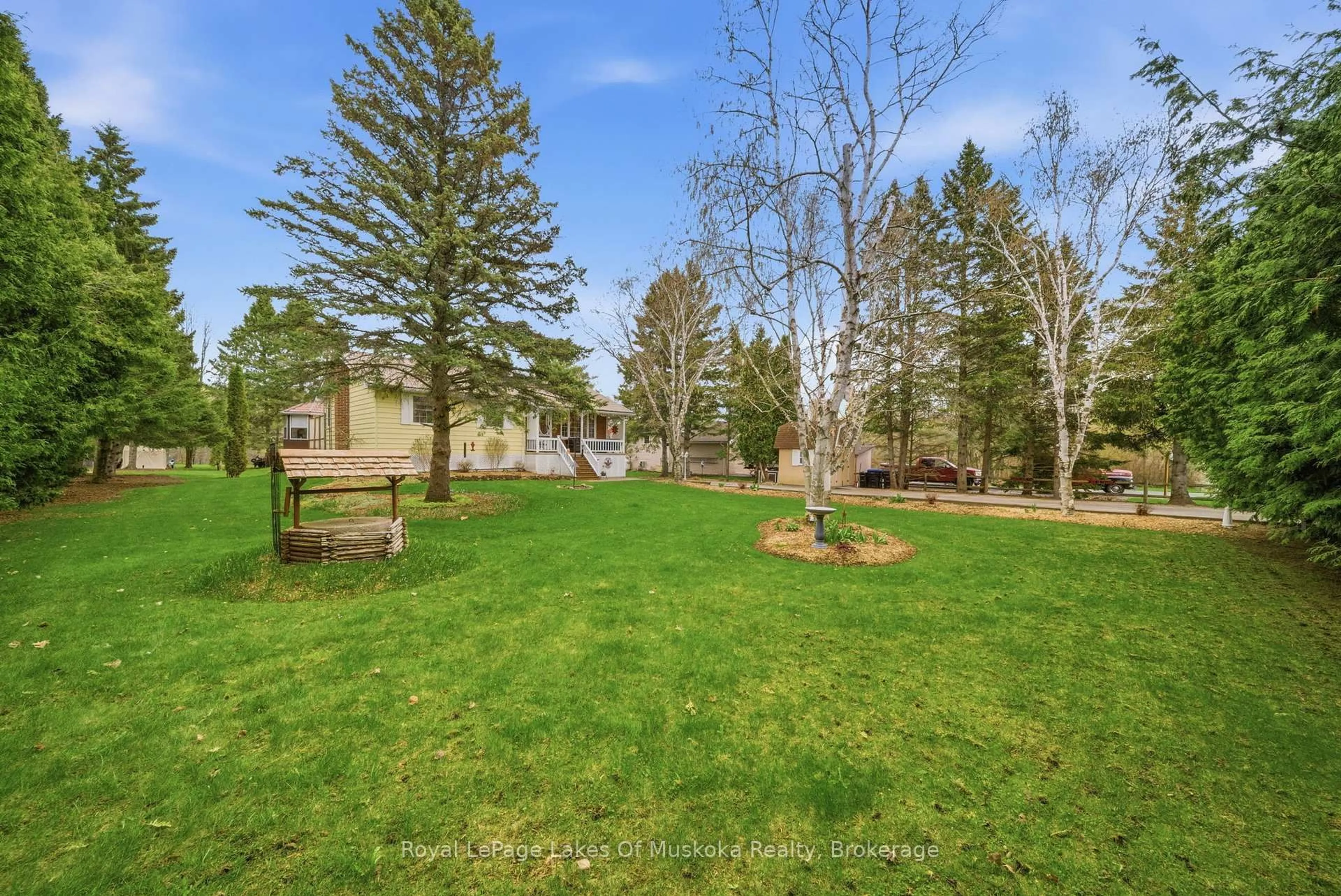 A pic from outside/outdoor area/front of a property/back of a property/a pic from drone, forest/trees view for 4917 Line 9, Oro-Medonte Ontario L0K 1E0