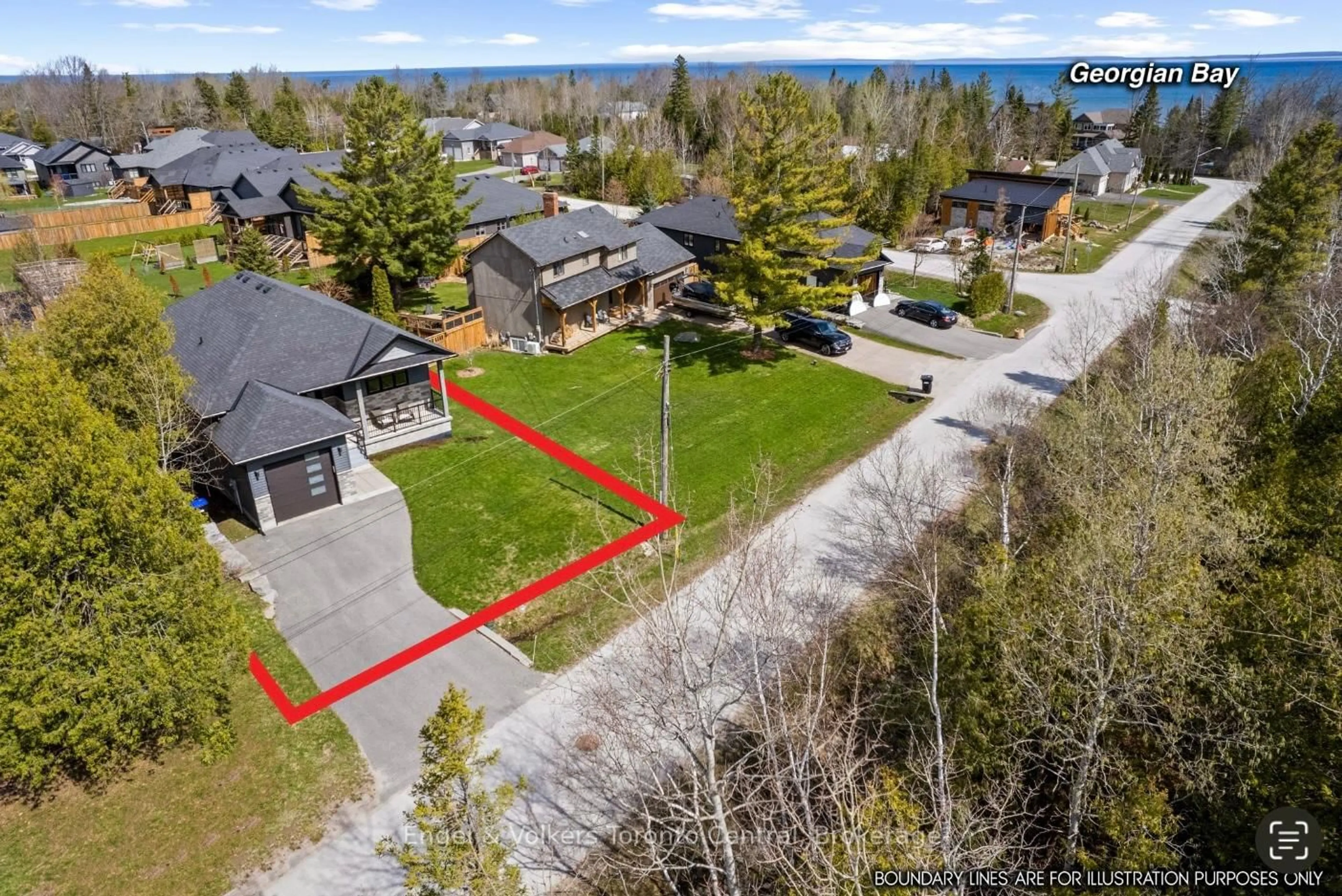 A pic from outside/outdoor area/front of a property/back of a property/a pic from drone, street for 14 Thomas St, Wasaga Beach Ontario L9Z 2Y9