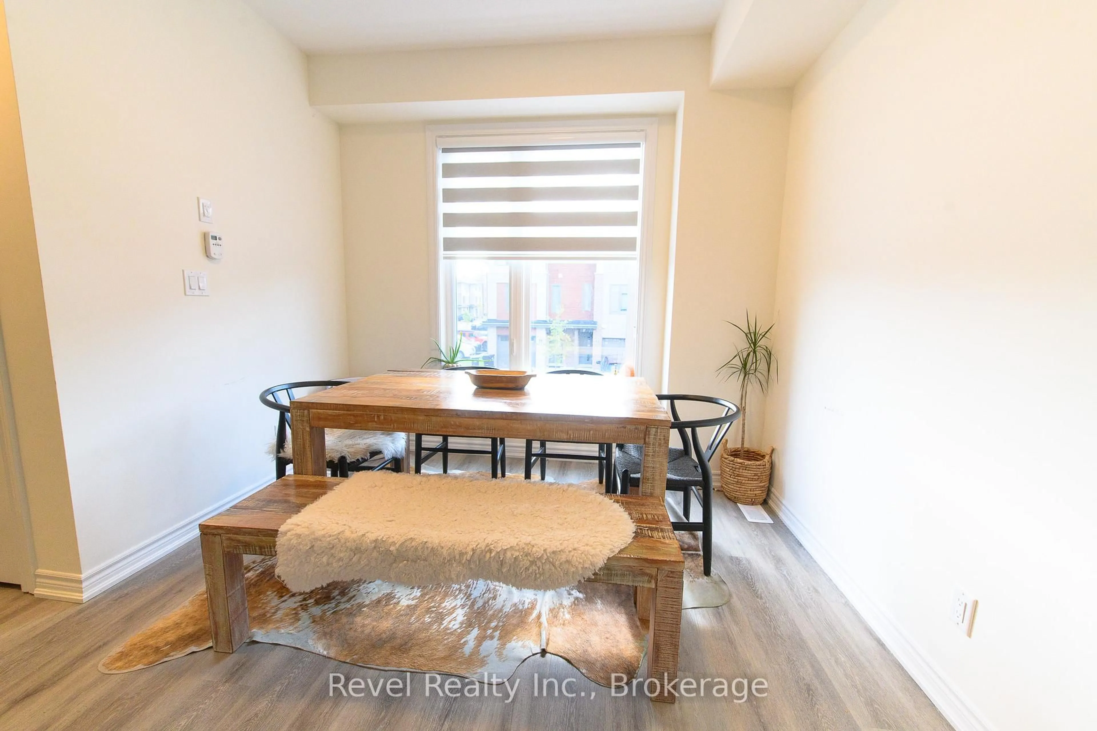 A pic of a room for 14 Winters Cres, Collingwood Ontario L9Y 5T1