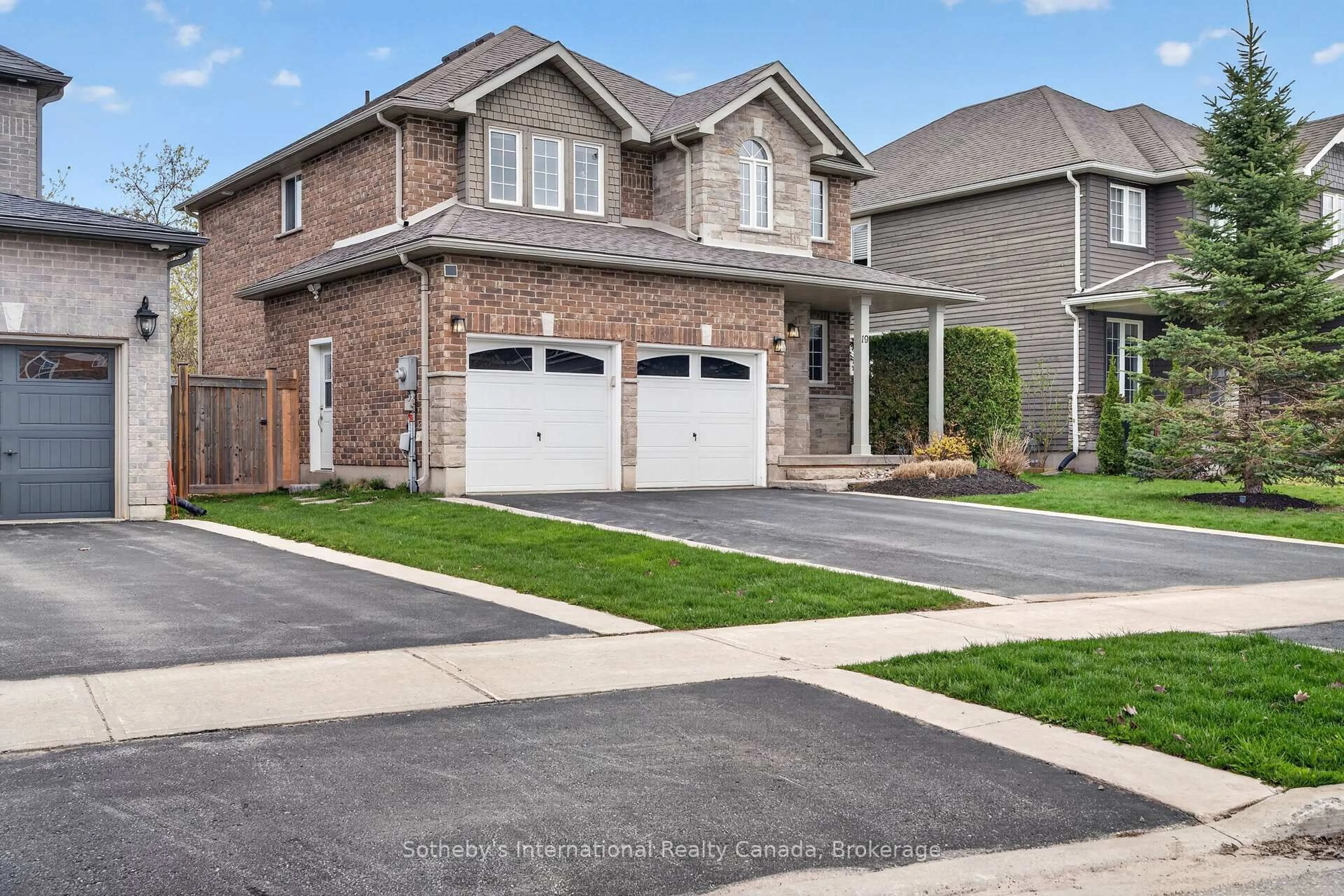 Home with brick exterior material, street for 19 Garbutt Cres, Collingwood Ontario L9Y 0H5