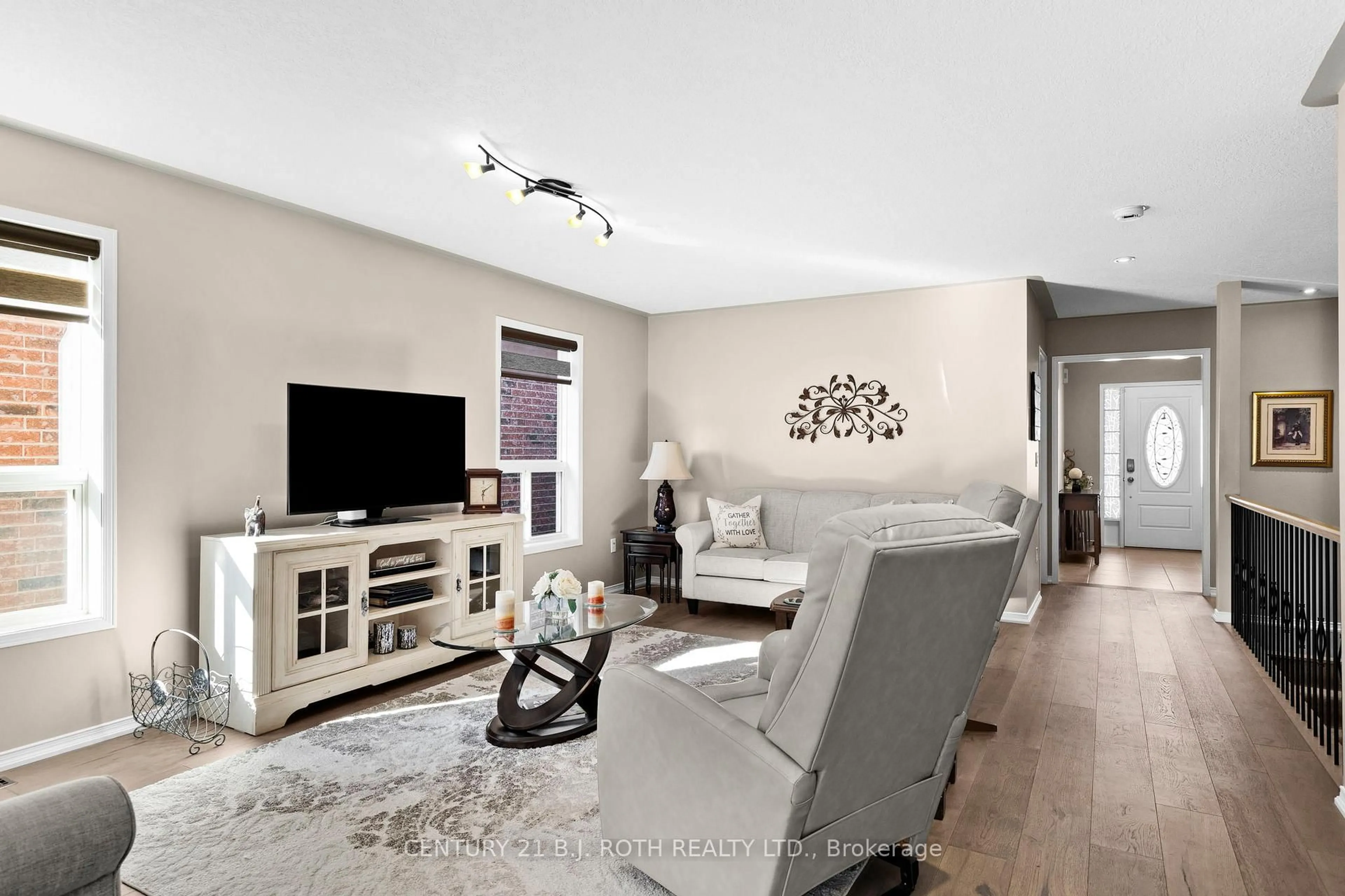 Living room with furniture, unknown for 3028 Emperor Dr, Orillia Ontario L3V 0A4