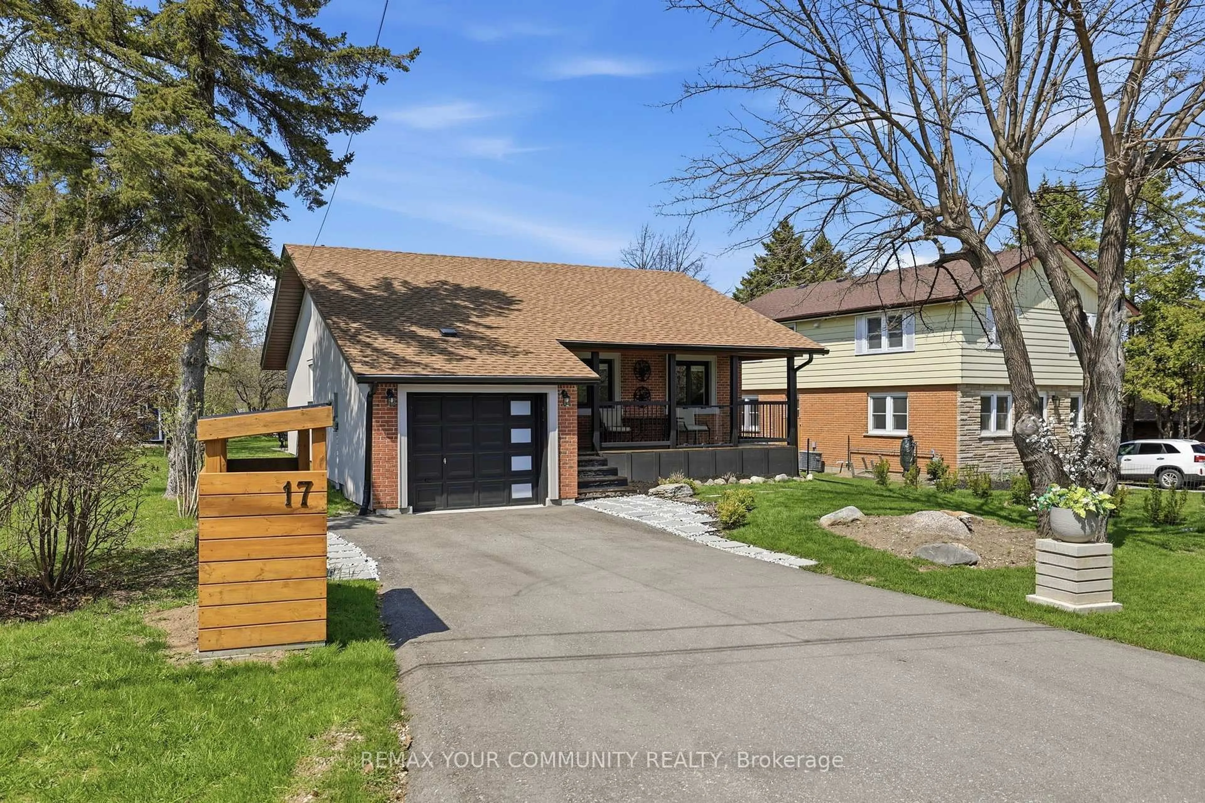 Home with brick exterior material, street for 17 St. Clair St, Collingwood Ontario L9Y 5N5