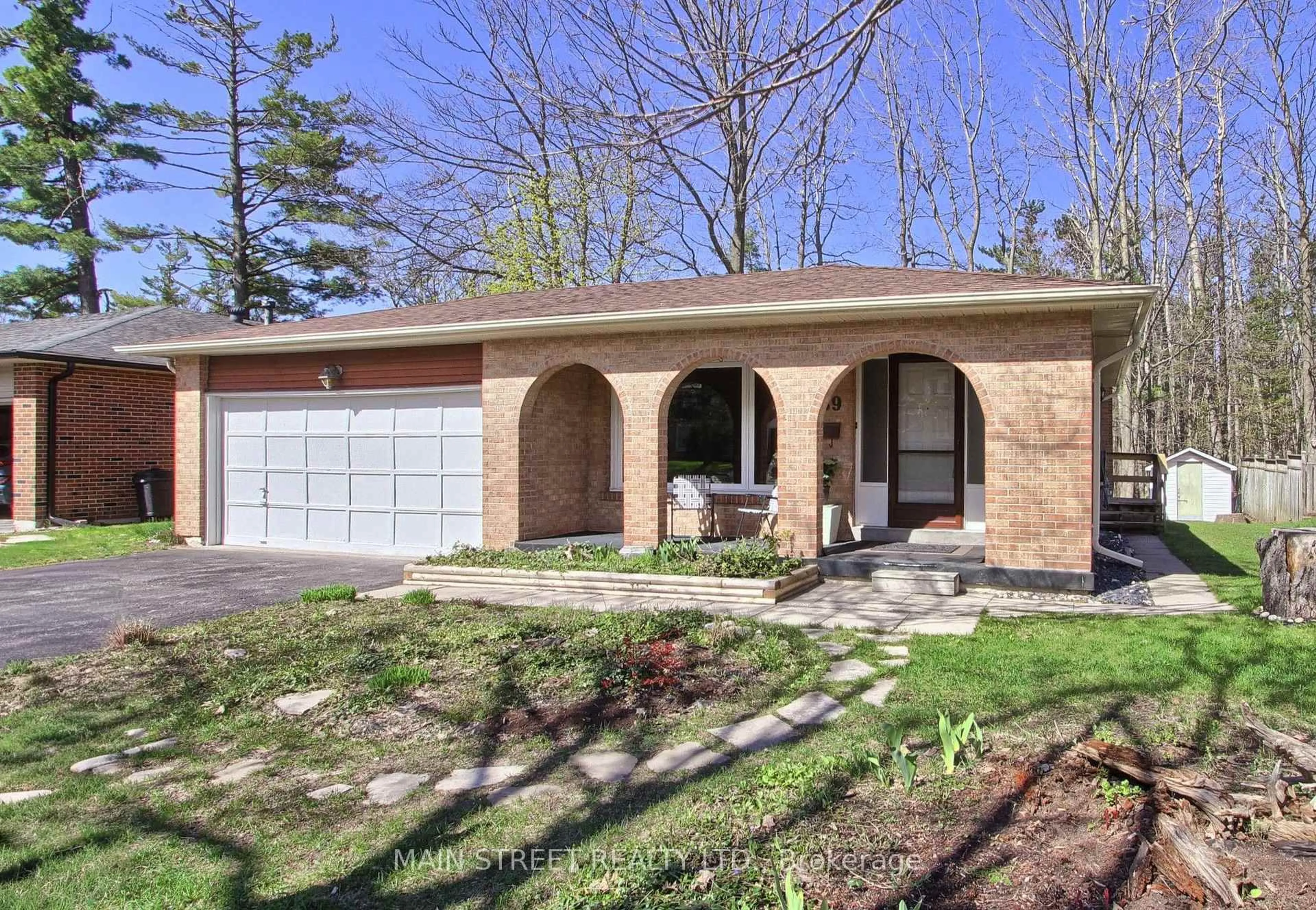 Home with brick exterior material, street for 189 Browning Tr, Barrie Ontario L4N 5H5