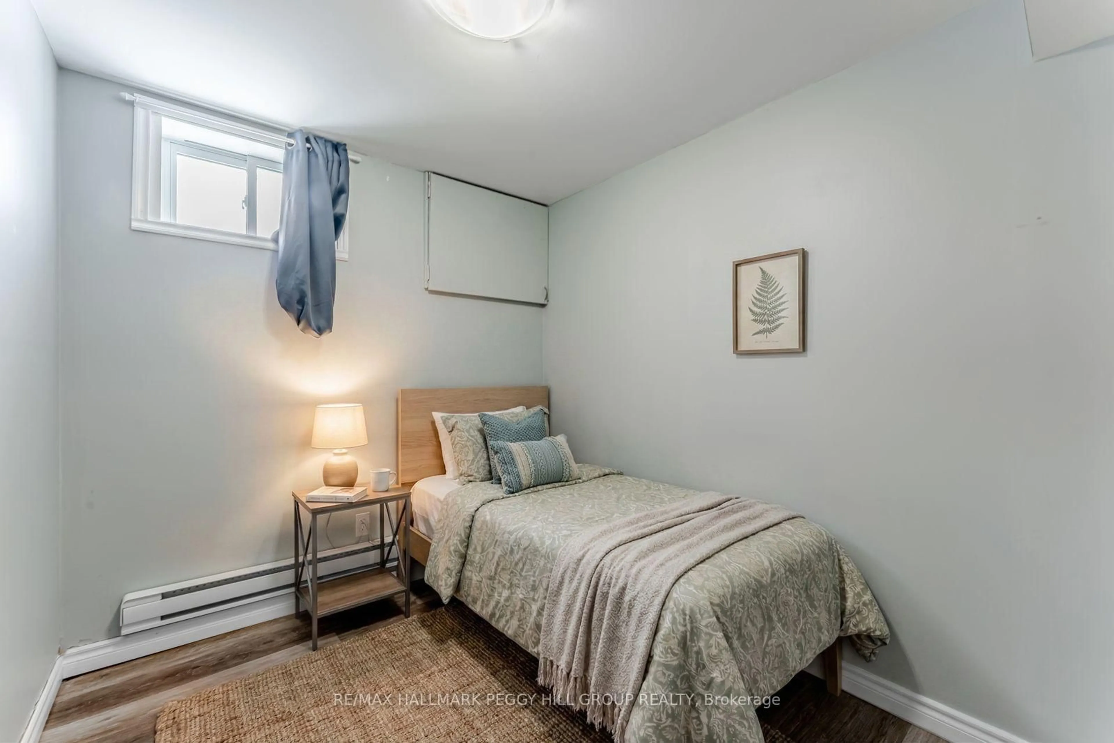 Bedroom with bed, unknown for 126 Robert St #1, Penetanguishene Ontario L9M 1J2