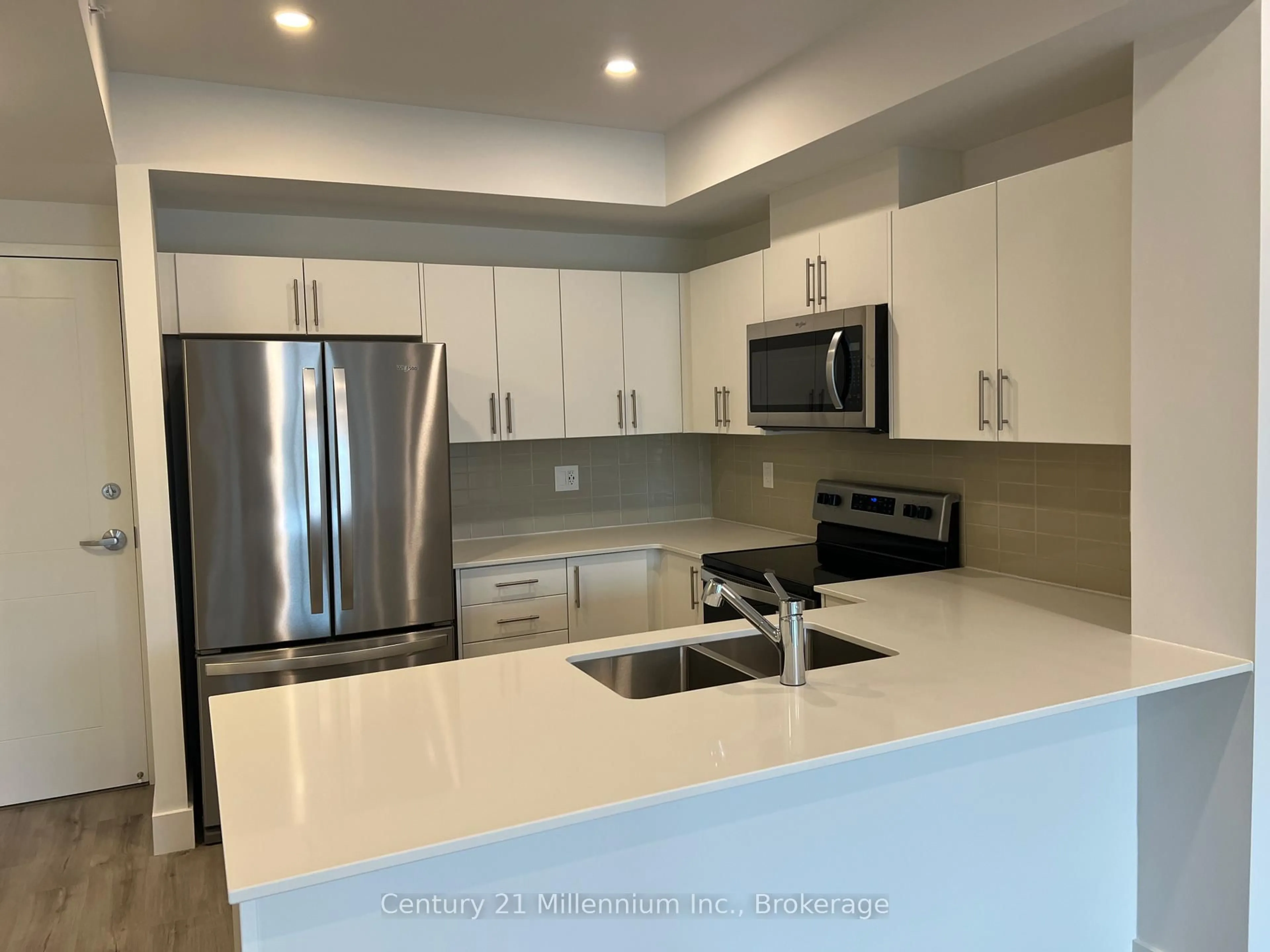 Open concept kitchen, unknown for 4 Kimberly Lane #217, Collingwood Ontario L9Y 5T6
