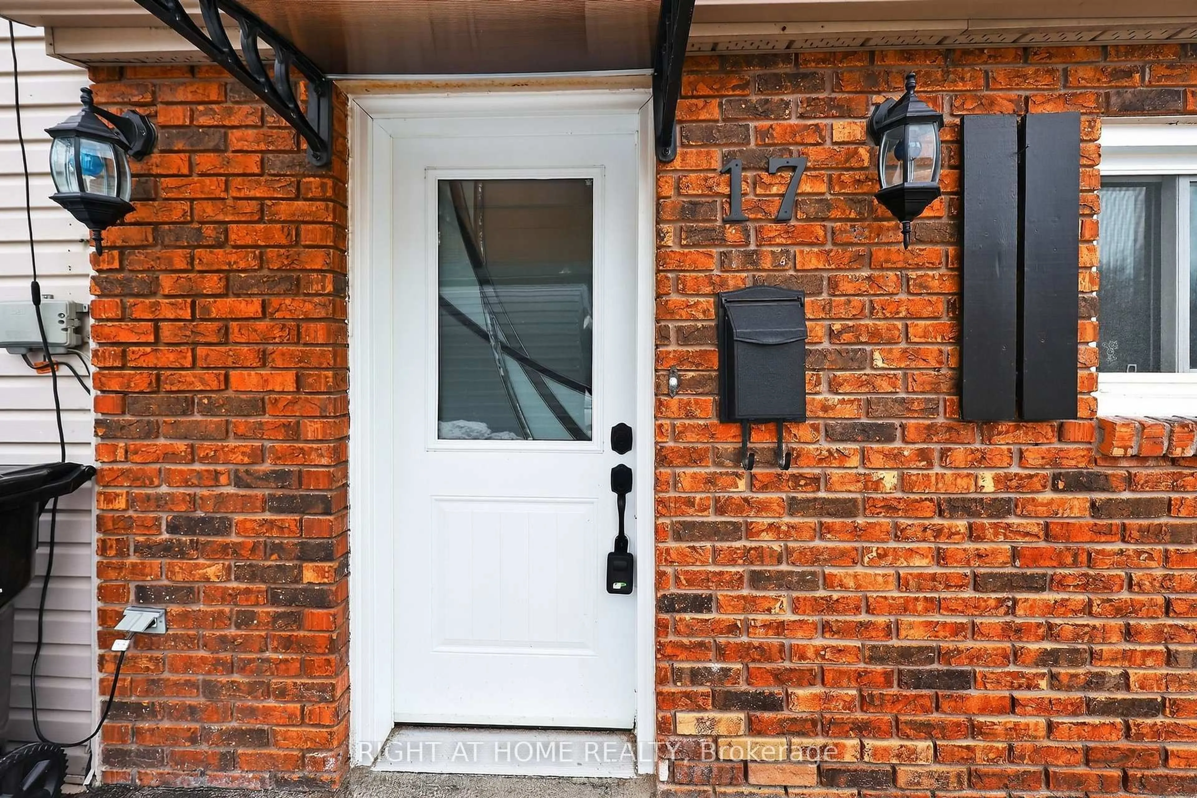 Home with brick exterior material, street for 17 Grove St, Barrie Ontario L4N 1M6