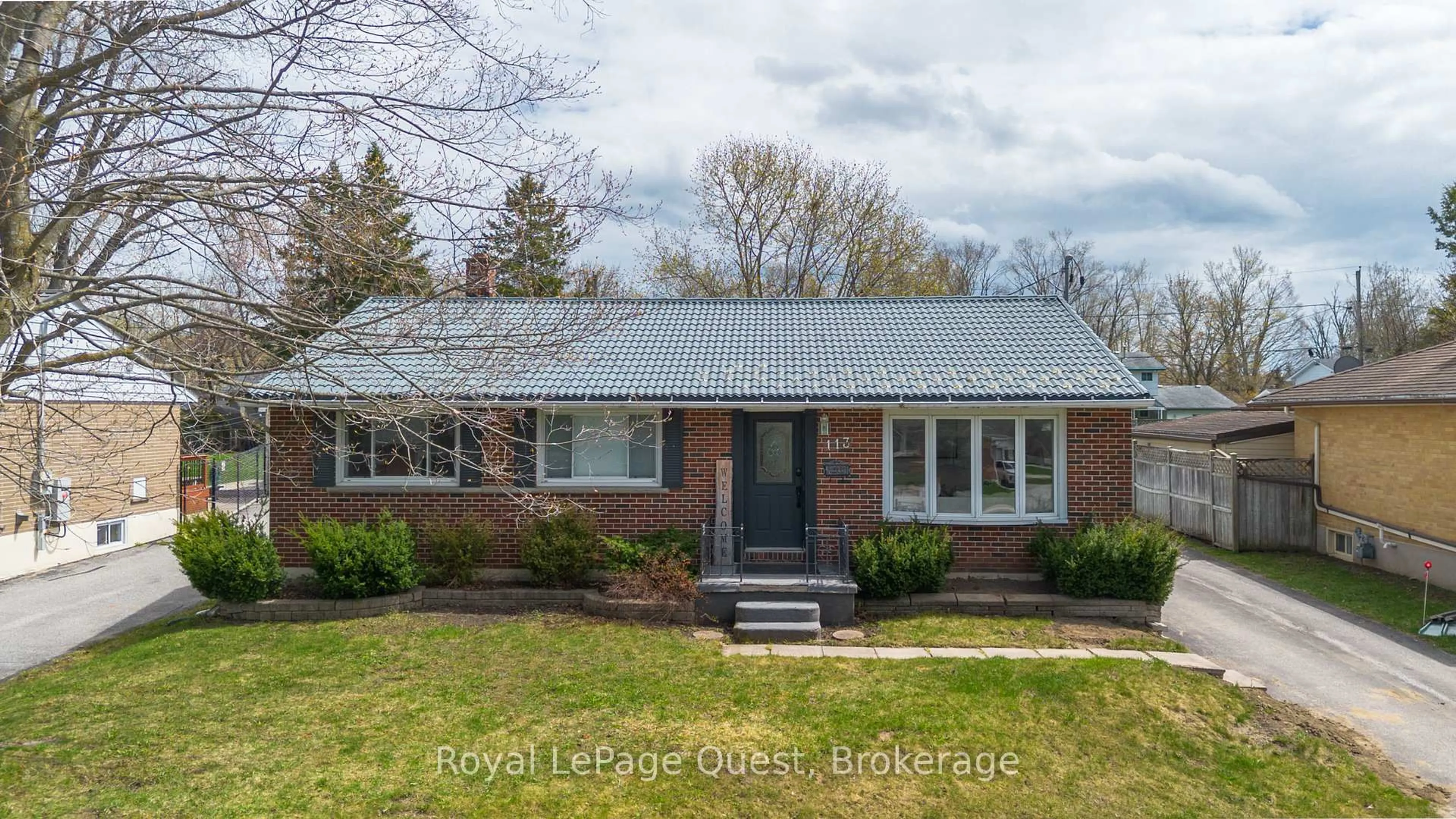 Home with brick exterior material, street for 113 North St, Orillia Ontario L3V 3S7