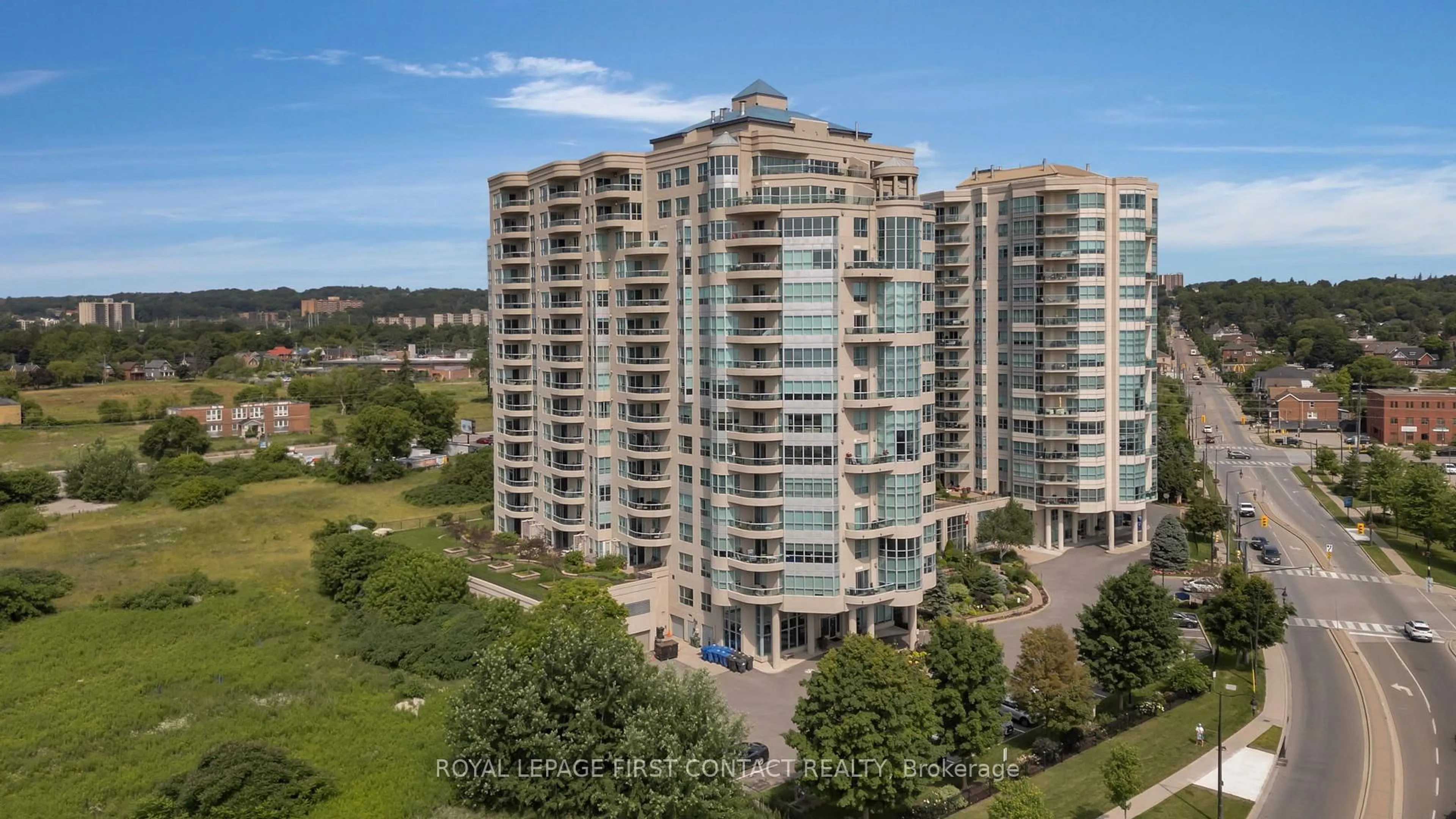 A pic from outside/outdoor area/front of a property/back of a property/a pic from drone, city buildings view from balcony for 6 Toronto St #1407, Barrie Ontario L4N 9R2