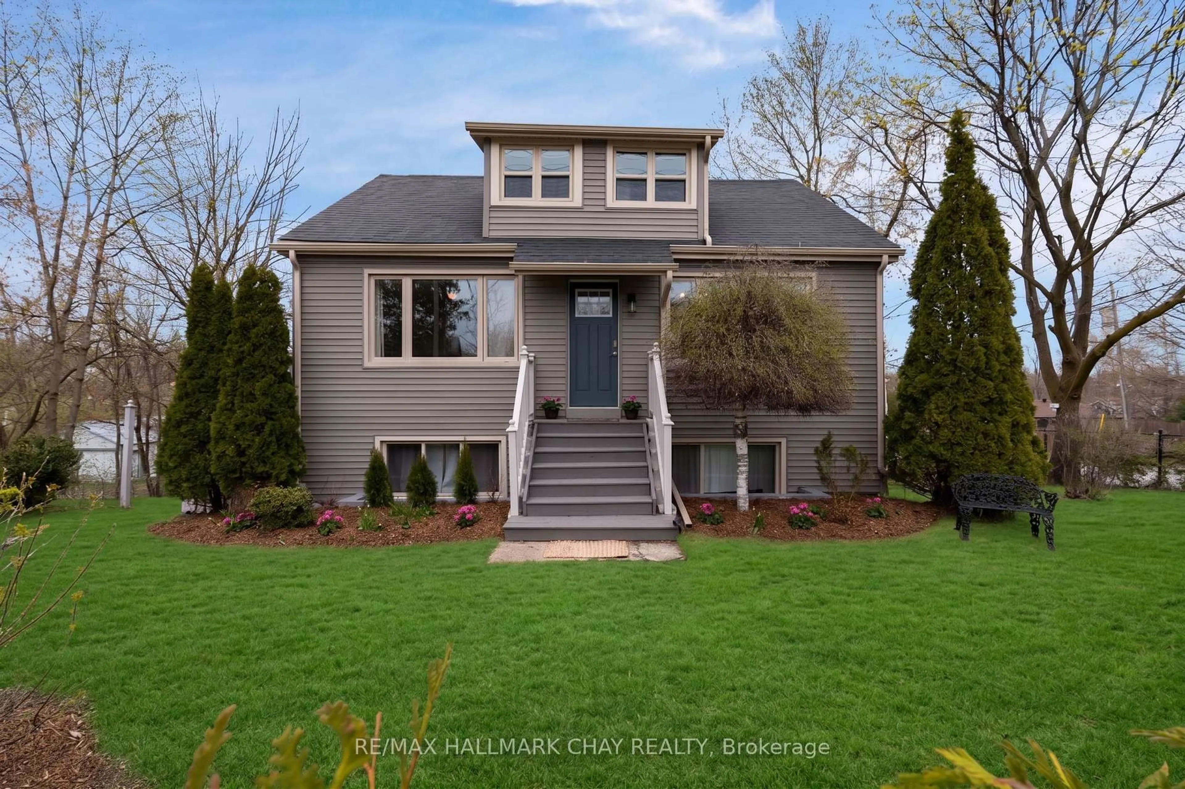 Home with vinyl exterior material, street for 296 Barrie Rd, Orillia Ontario L3V 2R7