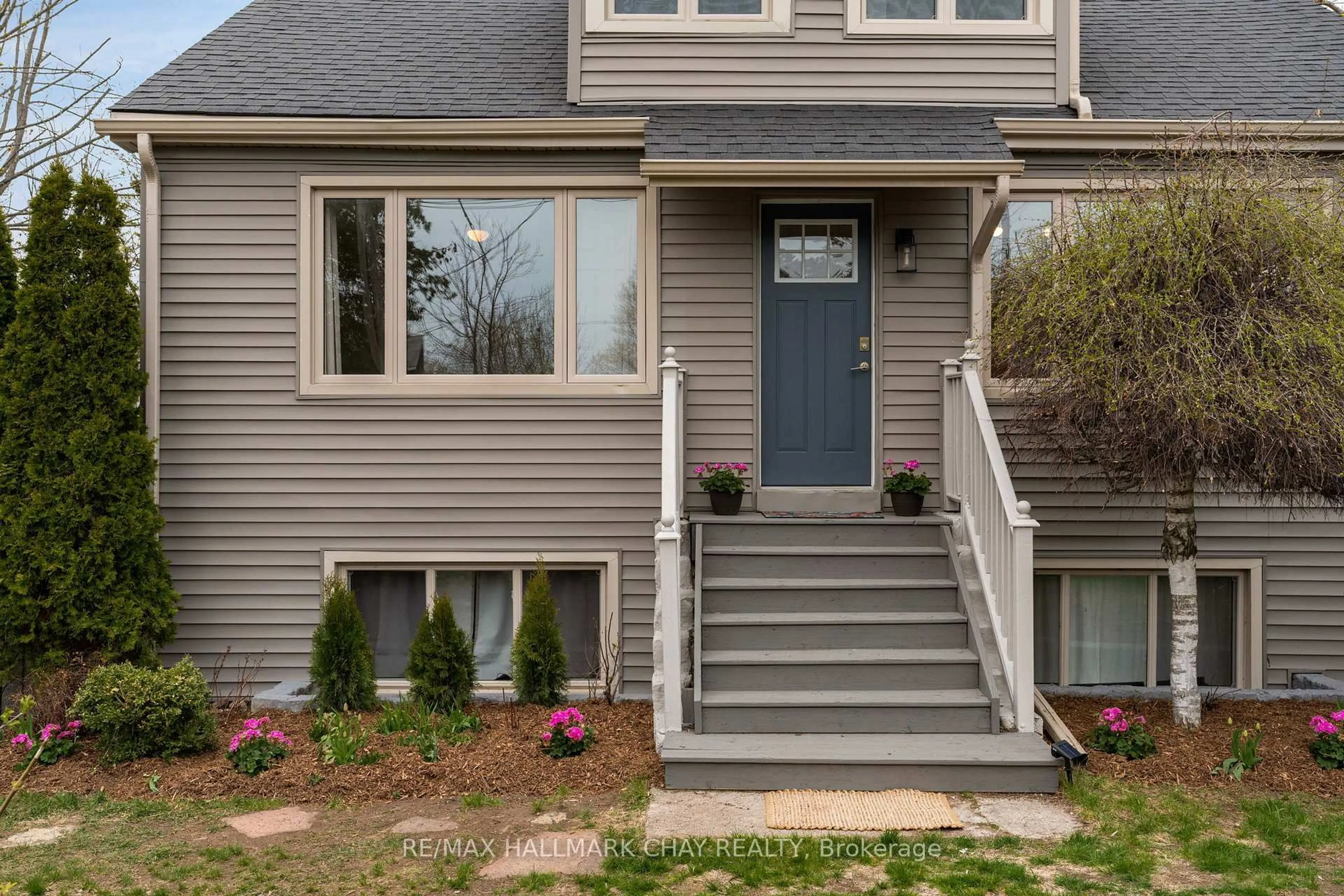 Home with vinyl exterior material, street for 296 Barrie Rd, Orillia Ontario L3V 2R7