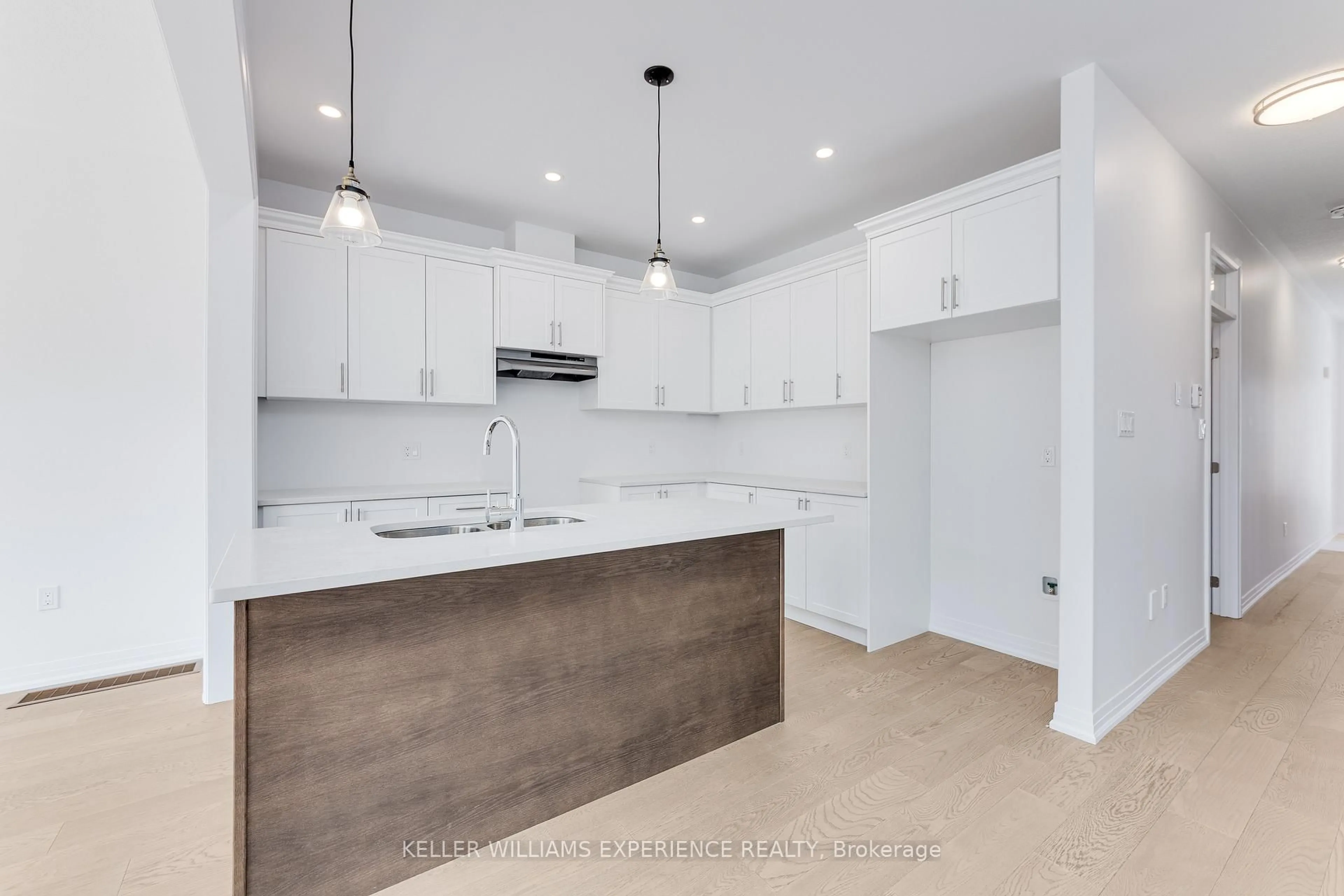 Open concept kitchen, unknown for 54 Sagewood Ave, Barrie Ontario L9J 0K5