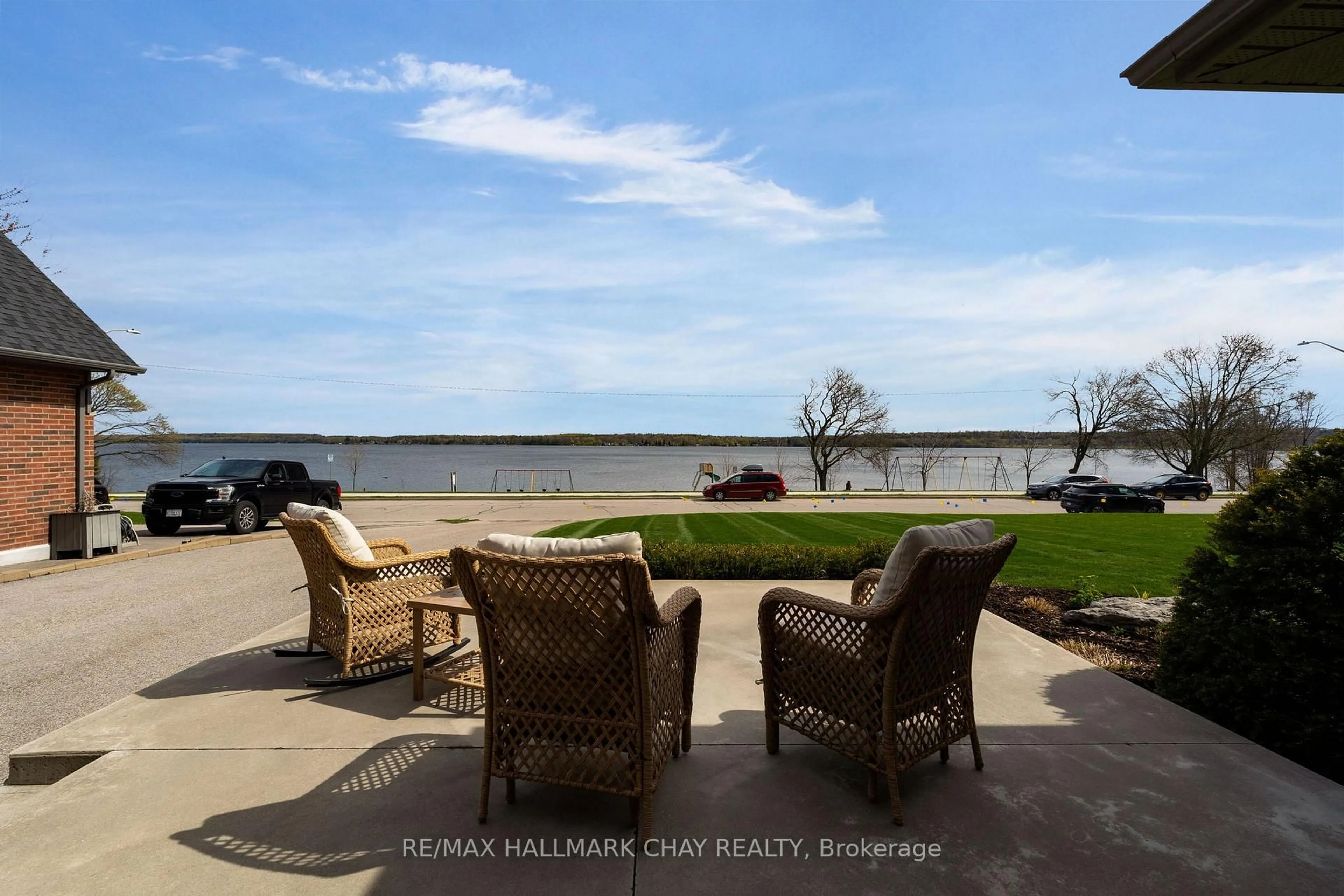 Patio, water/lake/river/ocean view for 68 Kempenfelt Dr, Barrie Ontario L4M 1C1