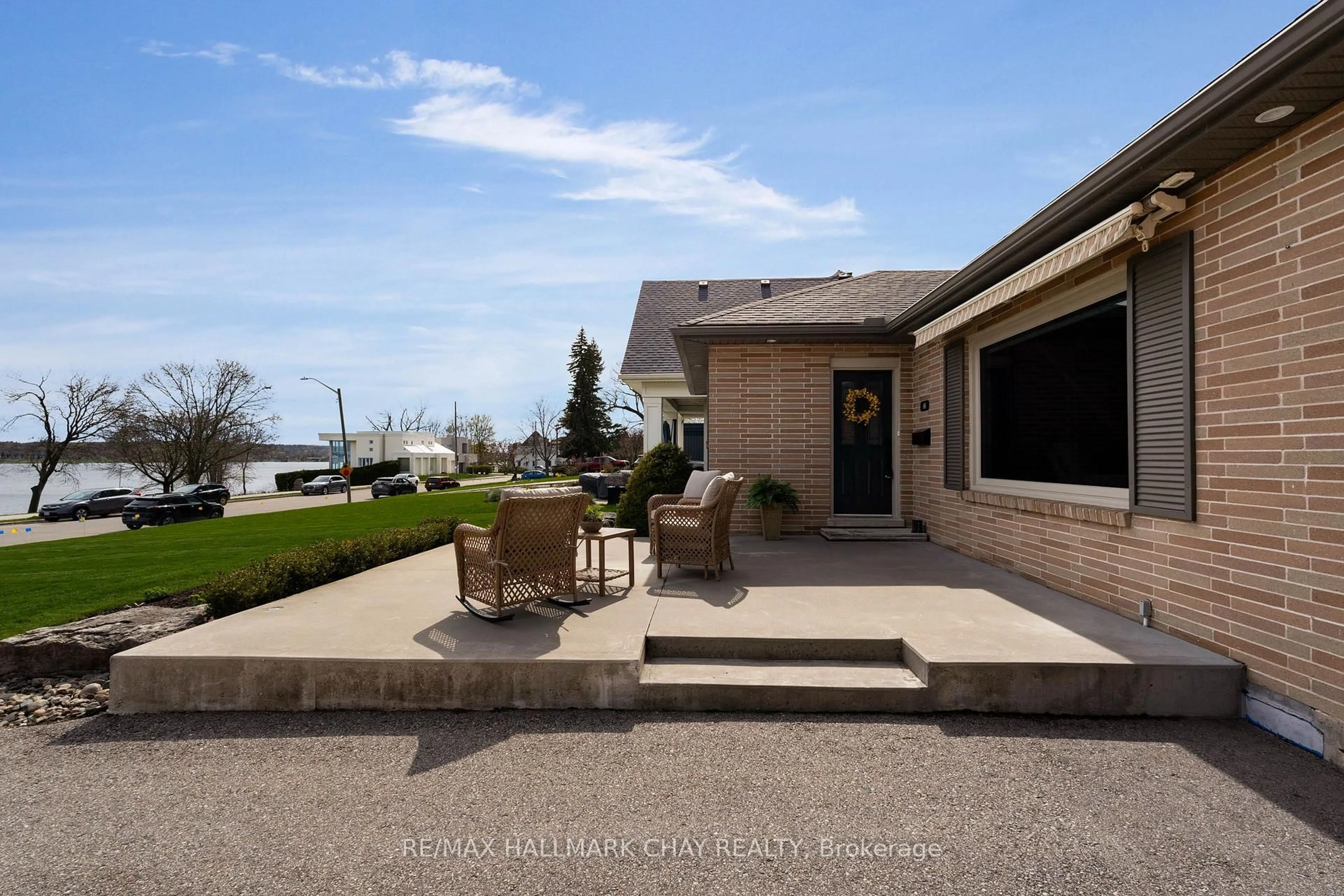 Patio, water/lake/river/ocean view for 68 Kempenfelt Dr, Barrie Ontario L4M 1C1