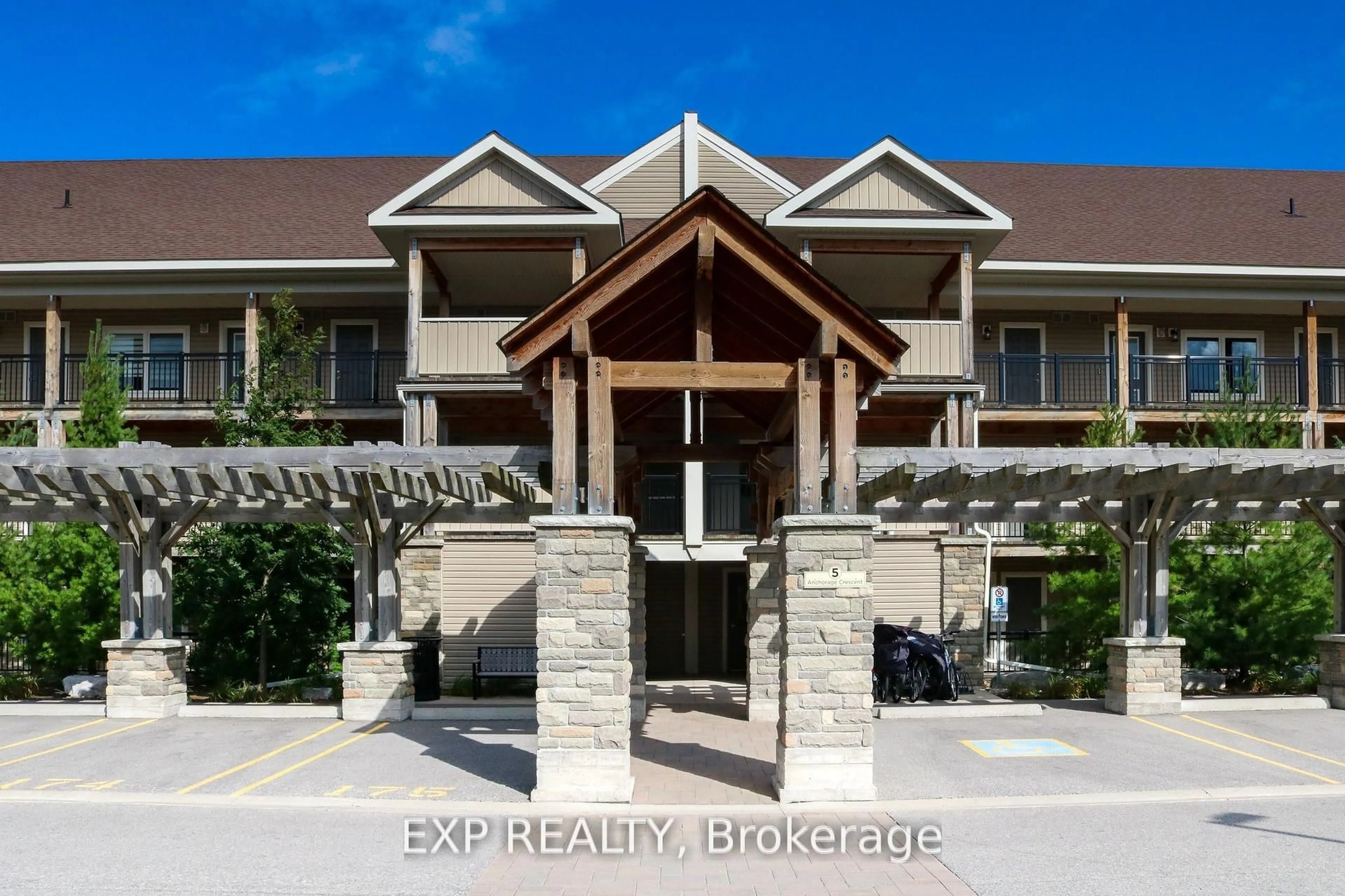 Indoor entryway for 5 Anchorage Cres #202, Collingwood Ontario L9Y 0Y6