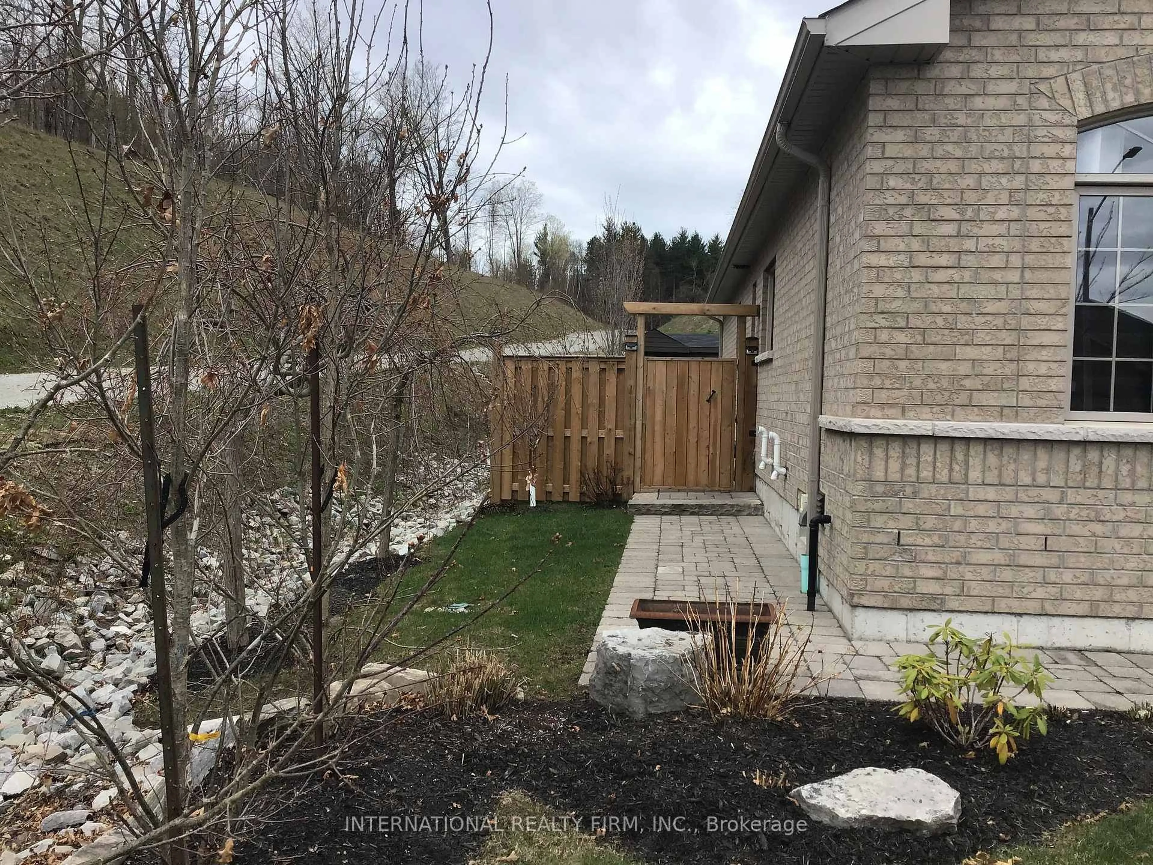 Patio, unknown for 49 Beausoleil Dr, Penetanguishene Ontario L9M 0V8