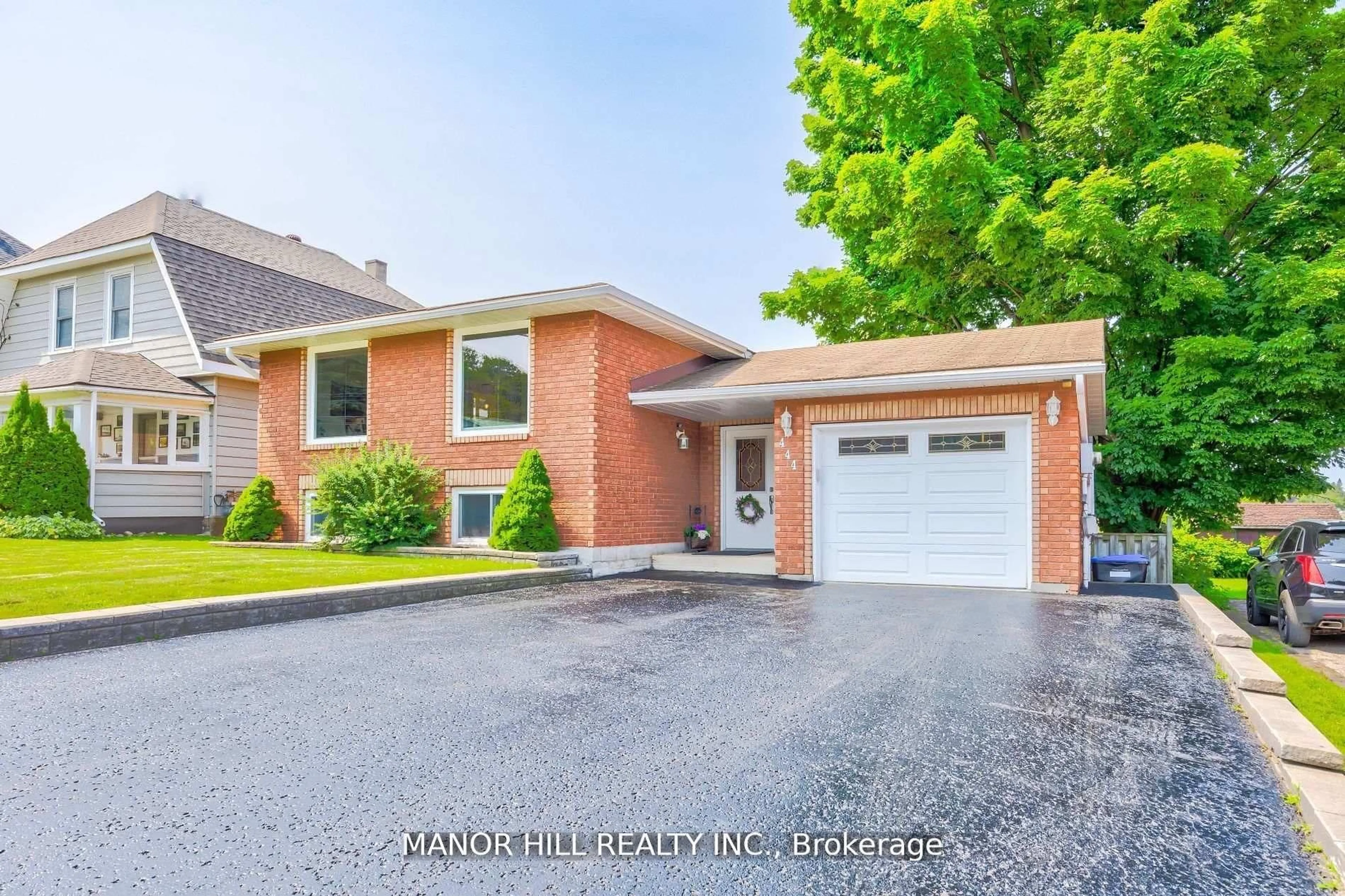 Home with brick exterior material, street for 444 William St, Midland Ontario L4R 2S6