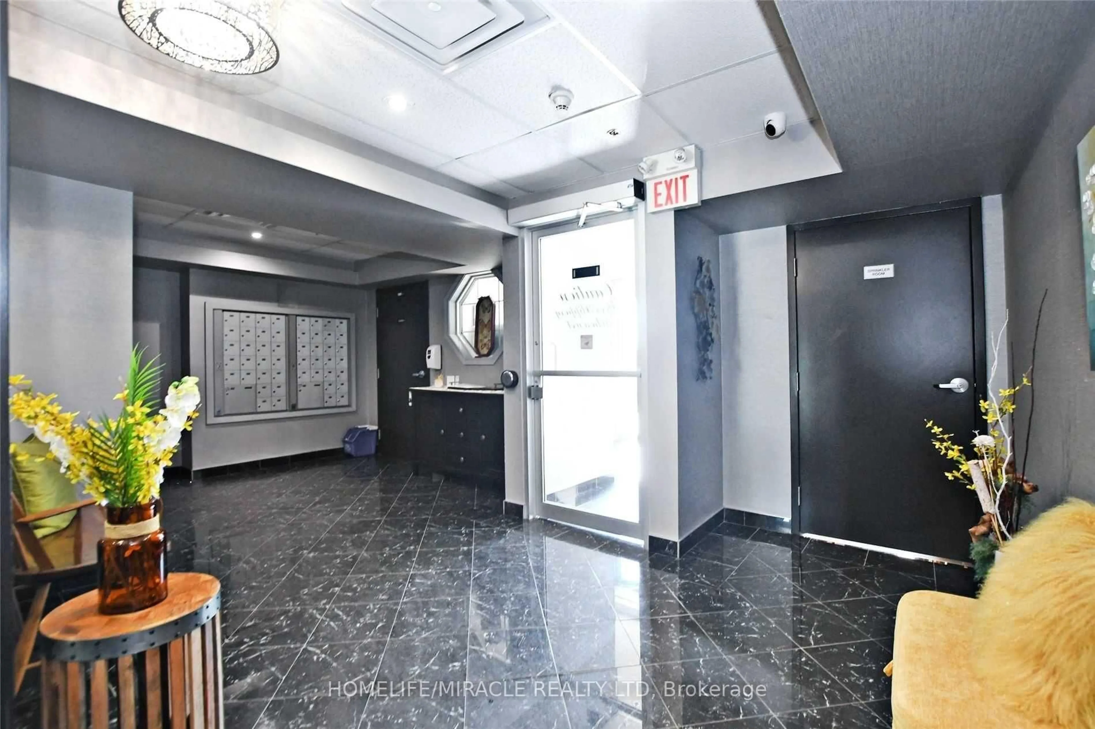 Lobby for 39 Ferndale Dr #303, Barrie Ontario L4N 5W9