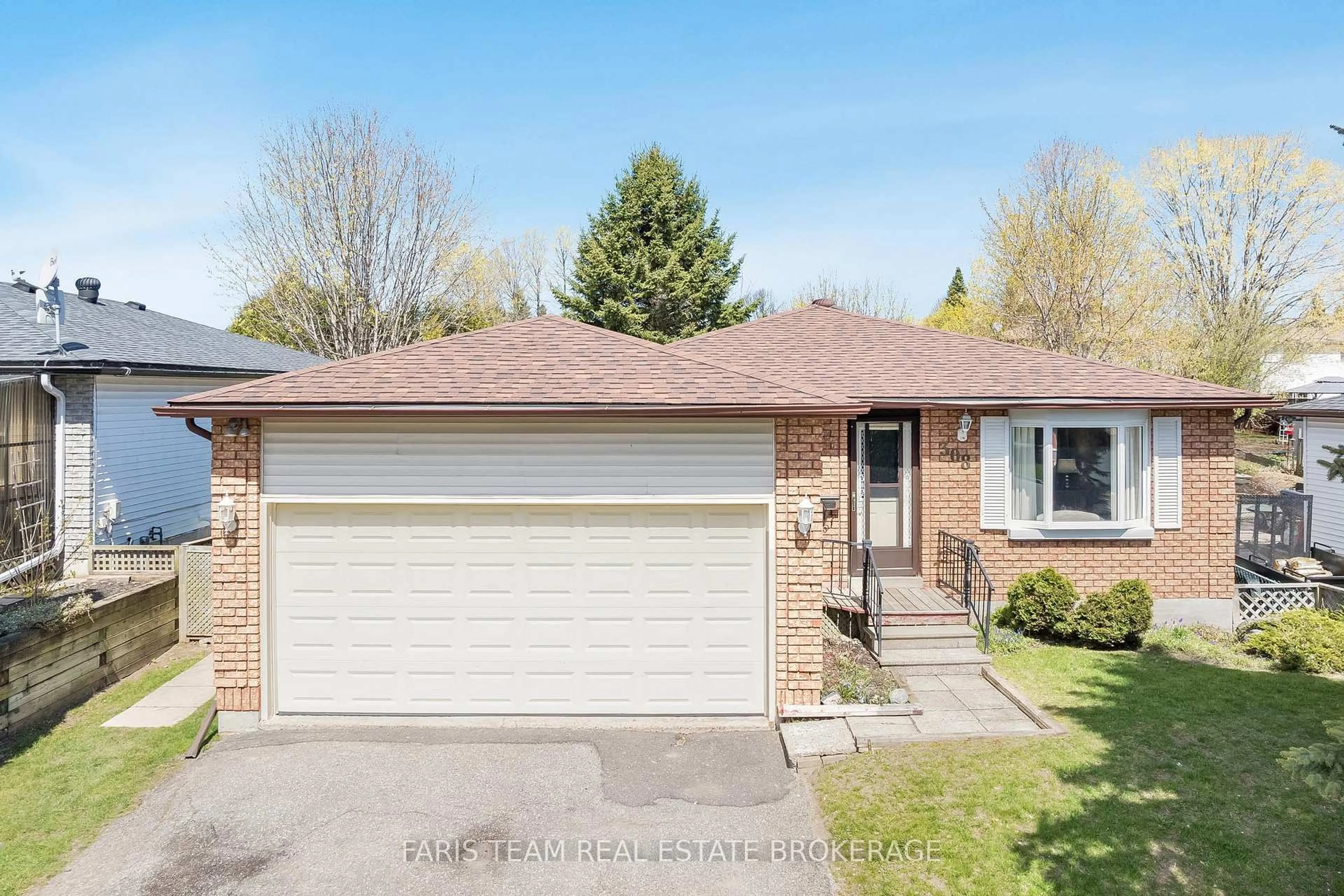 Home with brick exterior material, street for 308 Christine Dr, Midland Ontario L4R 5A4