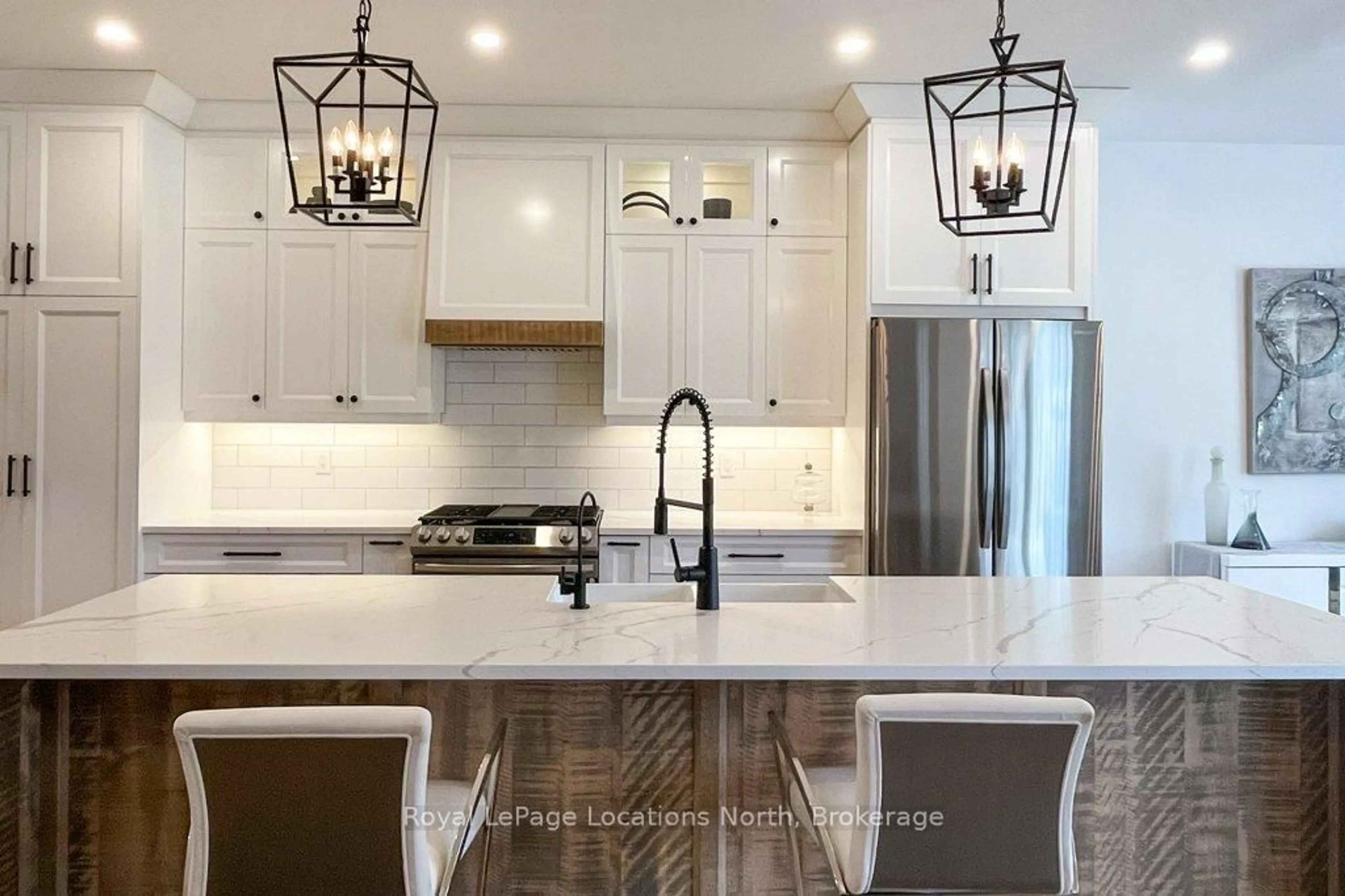 Contemporary kitchen, ceramic/tile floor for 37 Foliage Dr, Tiny Ontario L0L 1P1
