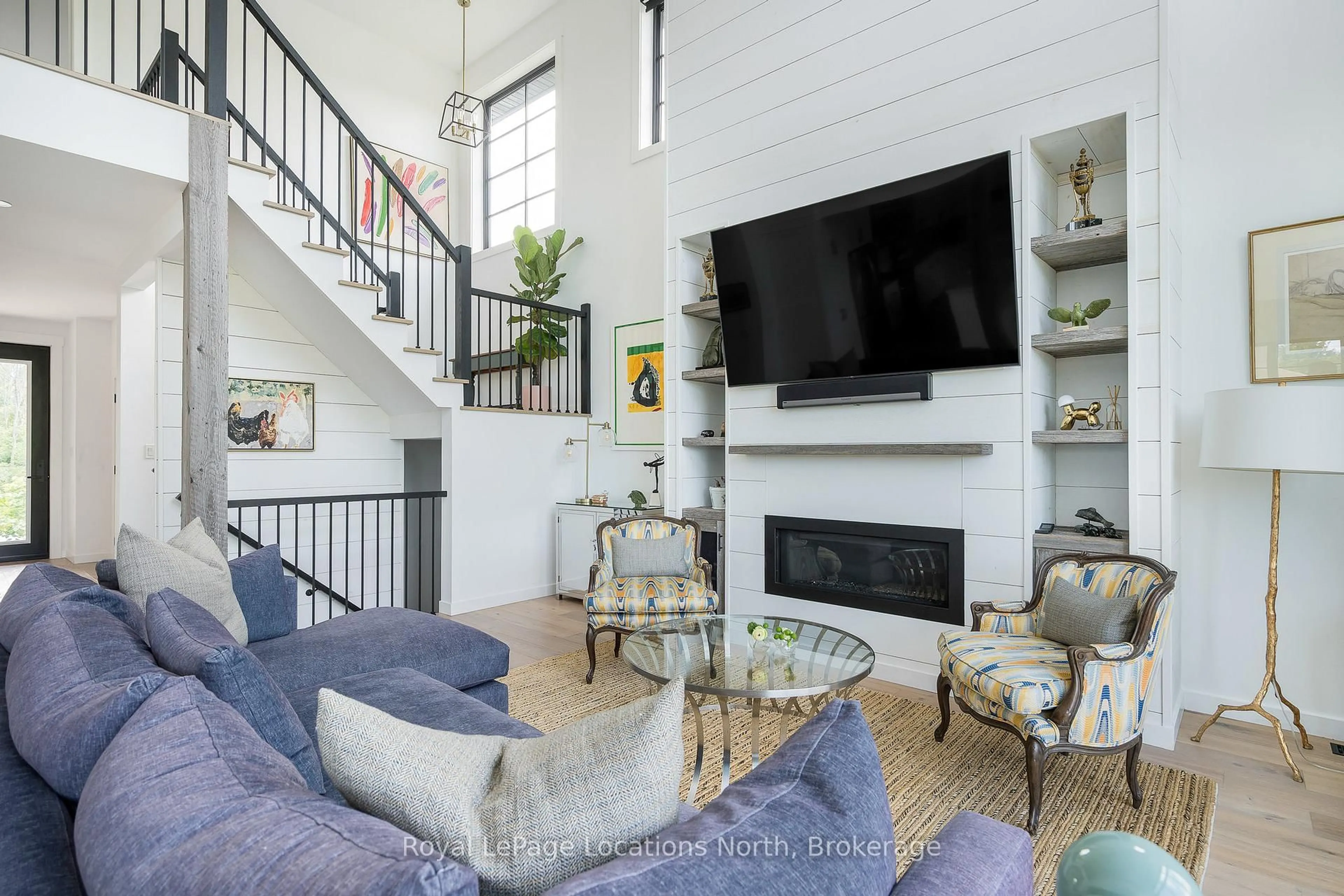 Living room with furniture, unknown for 49 Stanley St, Collingwood Ontario L9Y 0G7