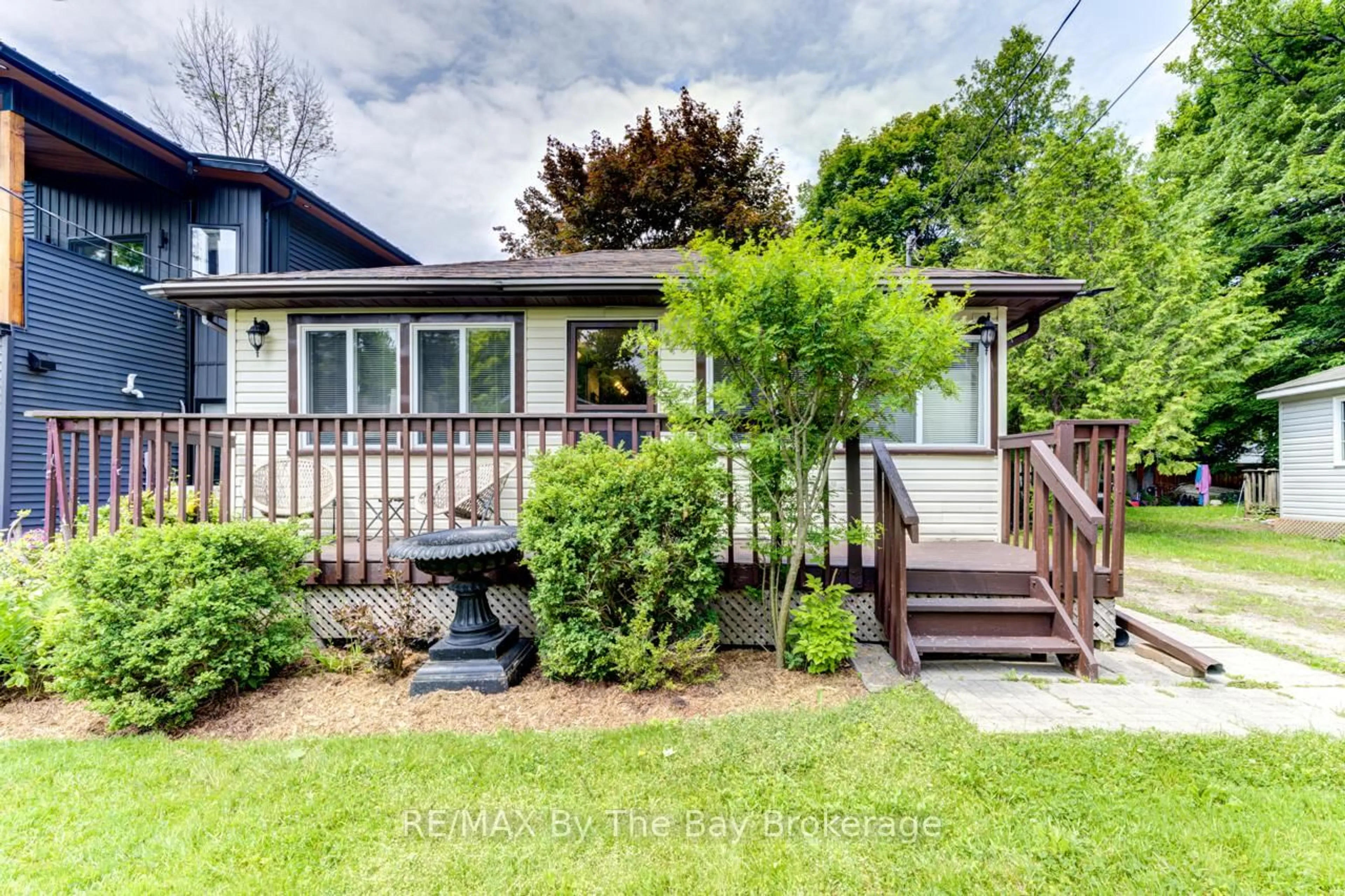 Unknown for 50 Balsam St, Tiny Ontario L0L 1P1