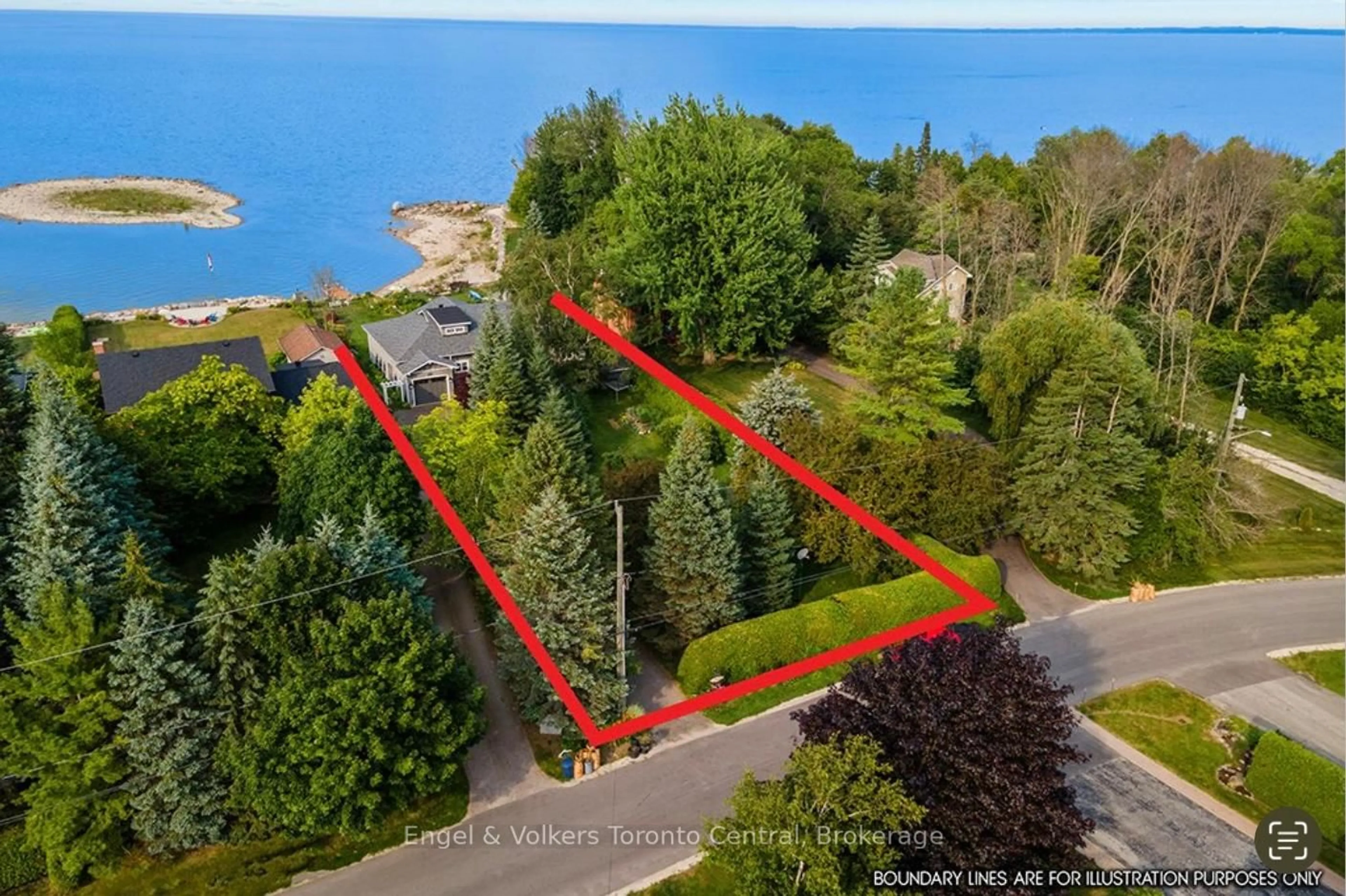 A pic from outside/outdoor area/front of a property/back of a property/a pic from drone, water/lake/river/ocean view for 19 Georgian Manor Dr, Collingwood Ontario L9Y 3Z1