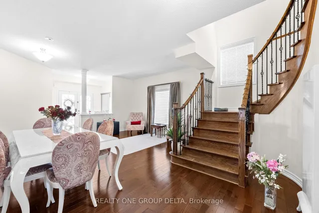 8 Charlemagne Ave, Barrie 4