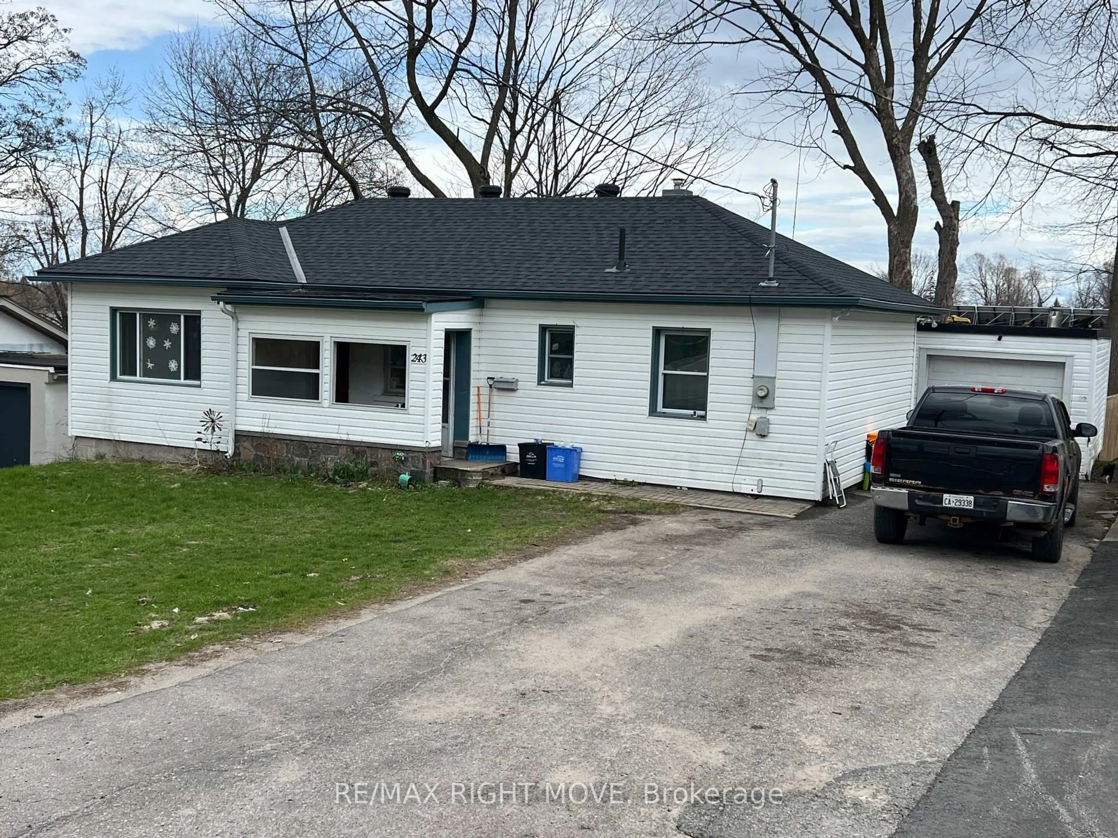 Unknown for 243 Mckinnell St, Orillia Ontario L3V 2W5