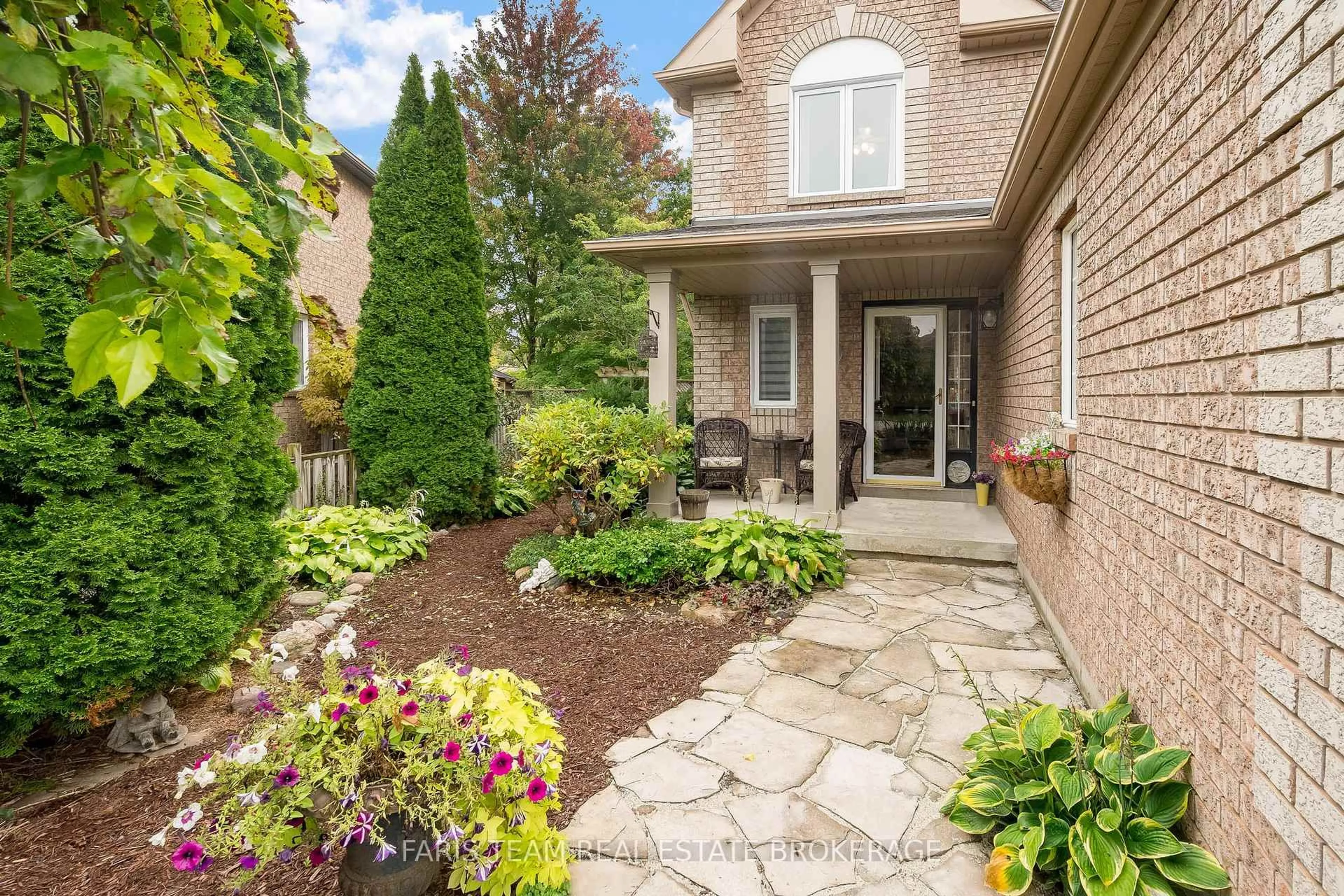 Unknown for 92 Brighton Rd, Barrie Ontario L4M 6S3