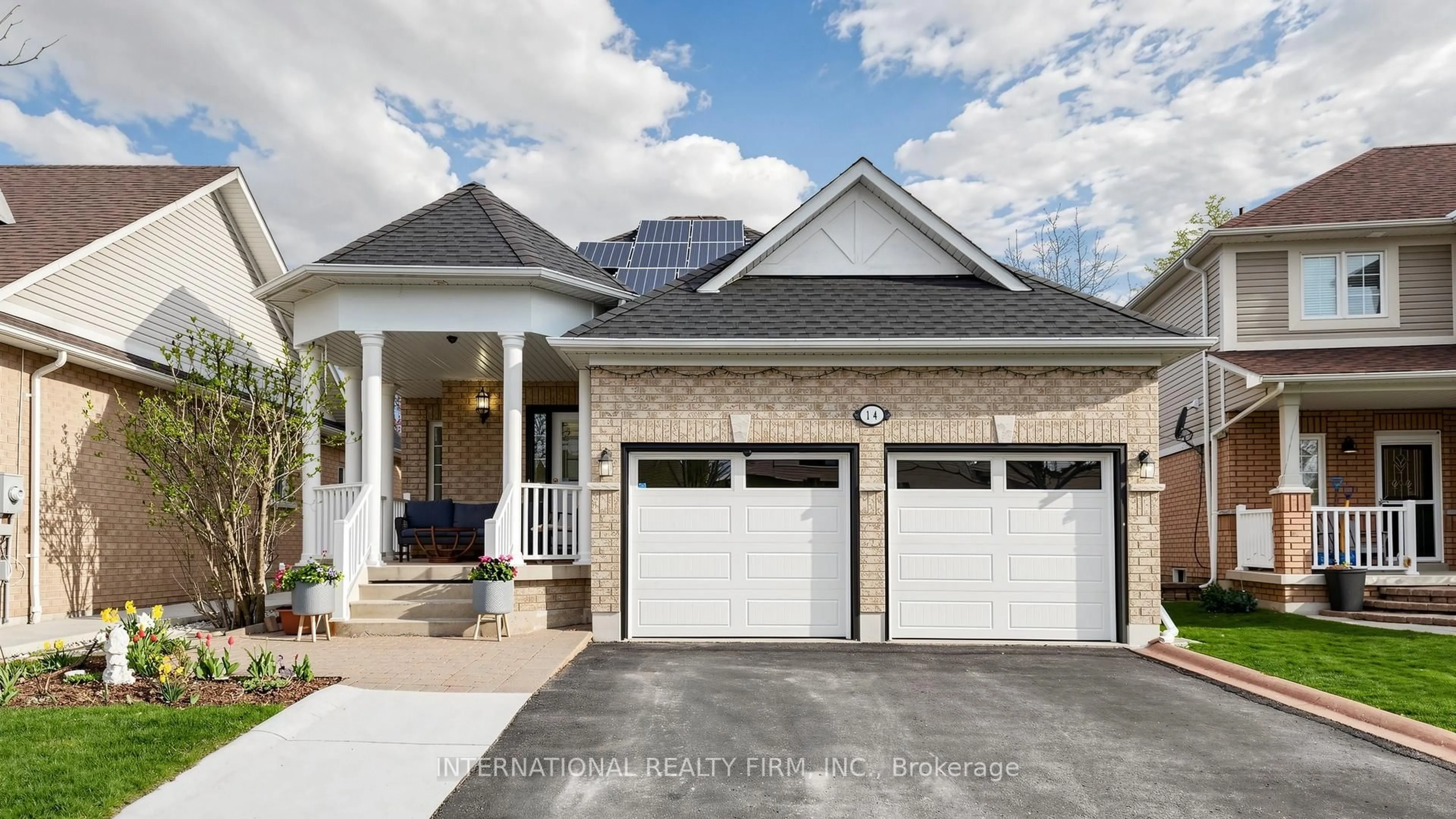 Home with brick exterior material, street for 14 Stuart Ave, Barrie Ontario L4M 0A1