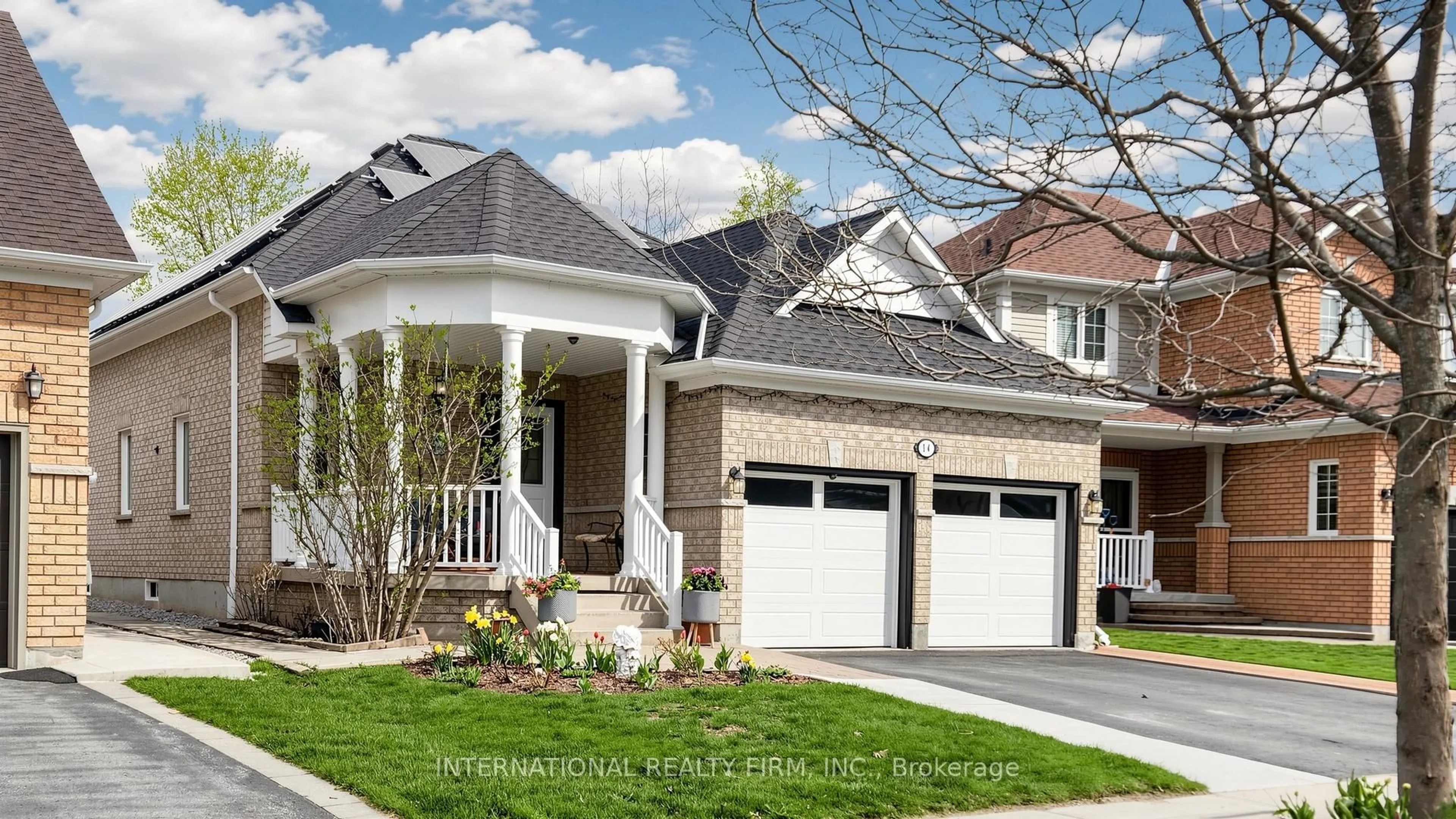 Home with brick exterior material, street for 14 Stuart Ave, Barrie Ontario L4M 0A1