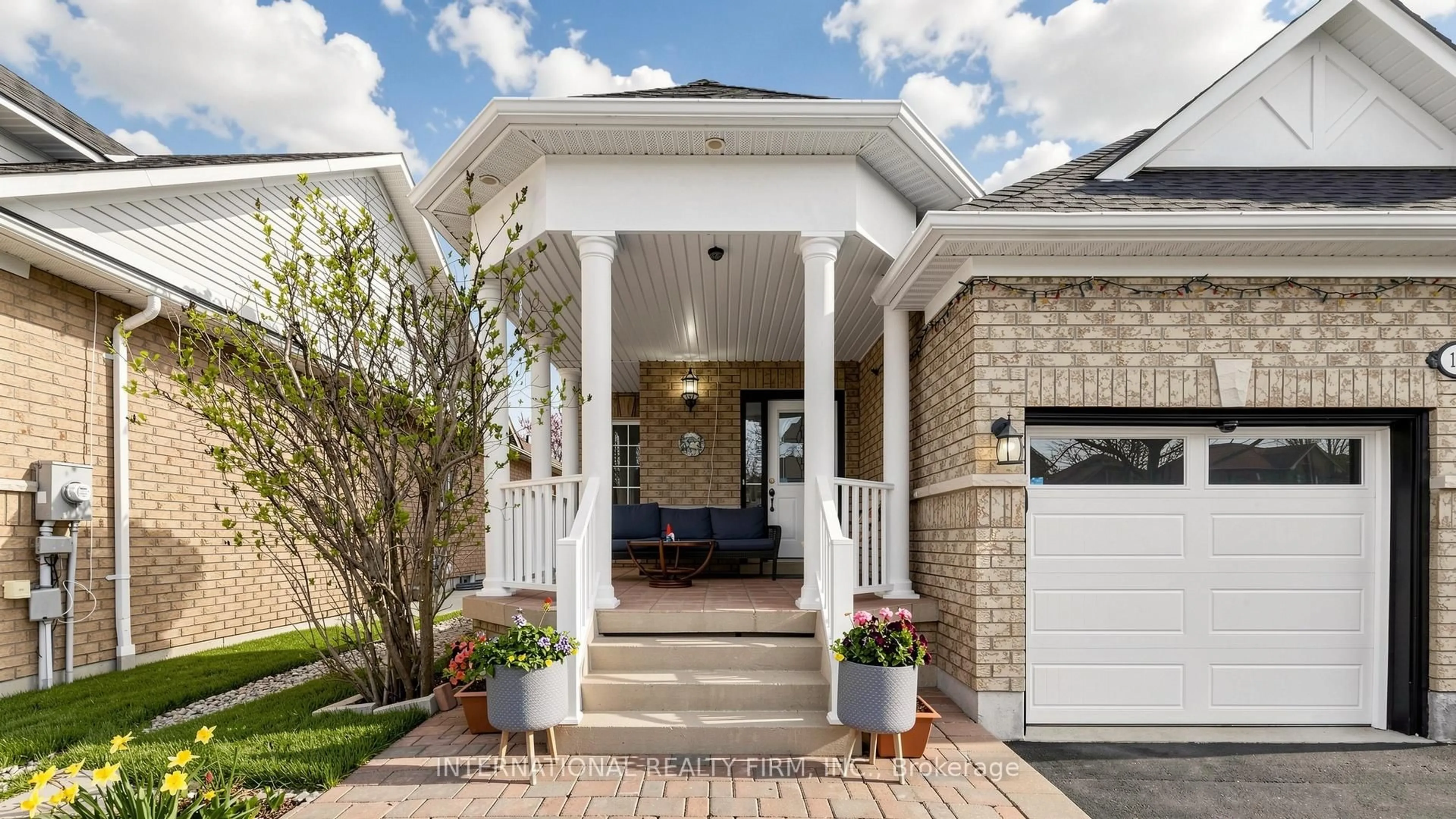 Home with brick exterior material, street for 14 Stuart Ave, Barrie Ontario L4M 0A1
