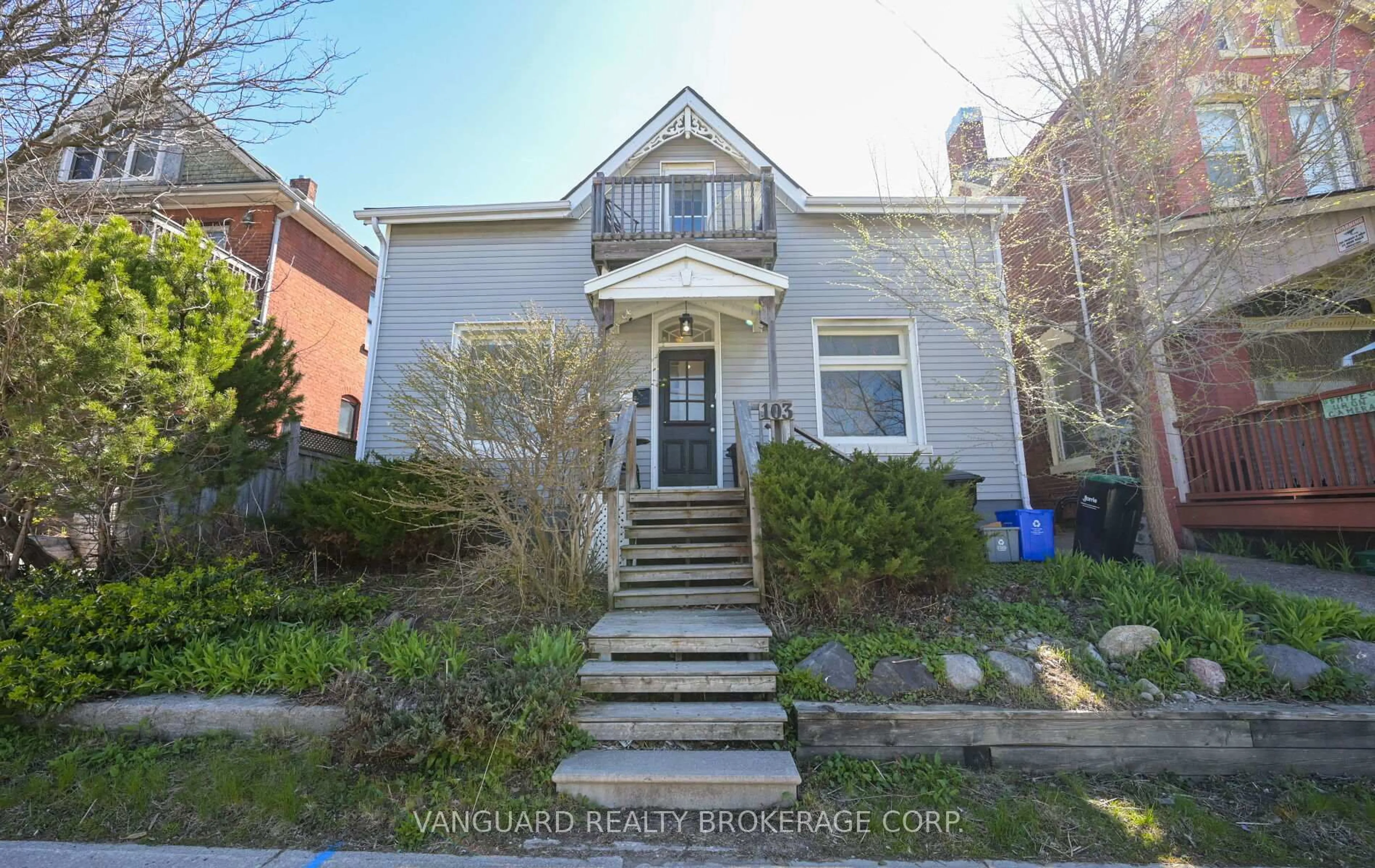 Unknown for 103 Mulcaster St, Barrie Ontario L4M 3M7