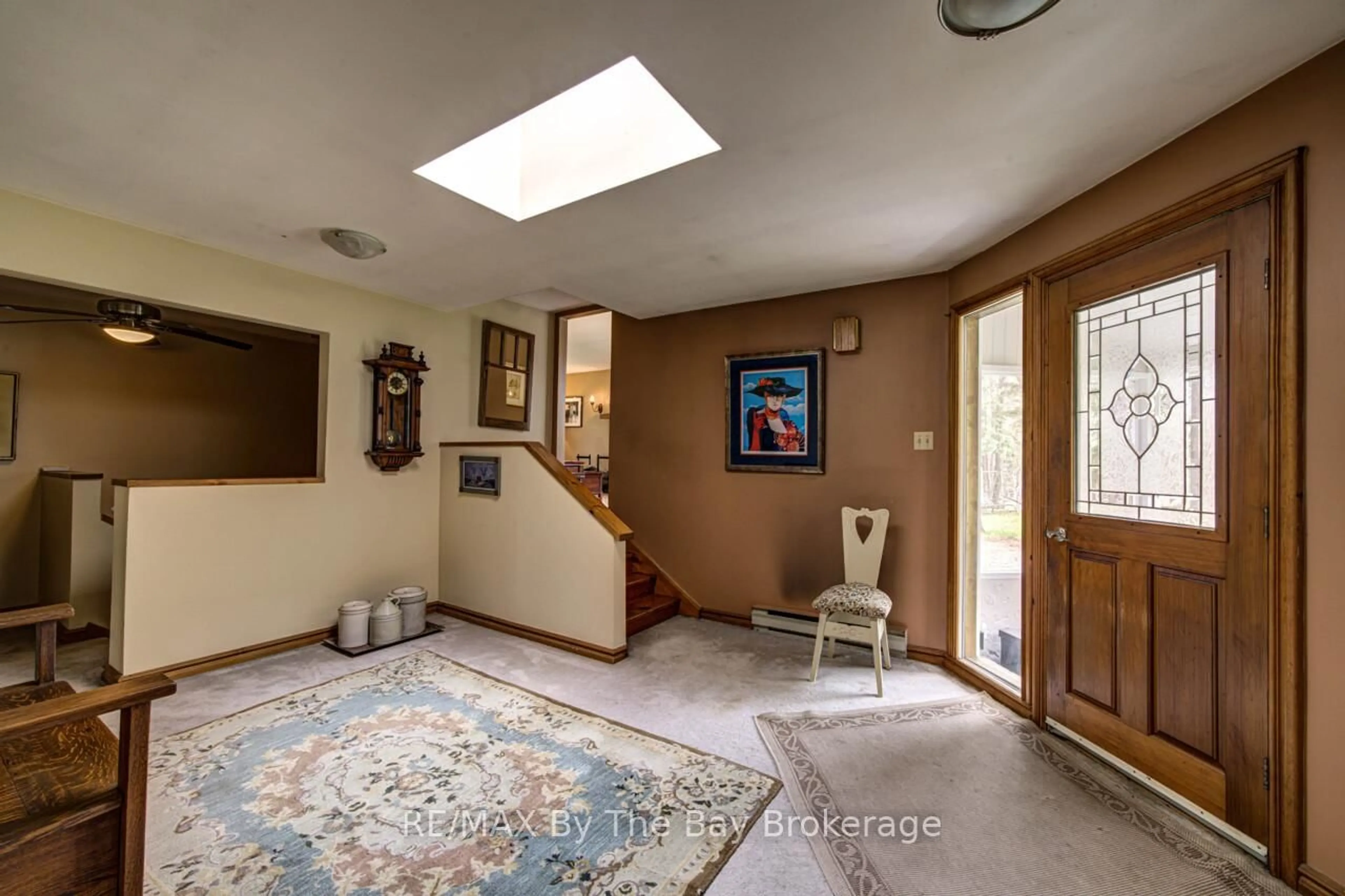 Indoor foyer for 8308 County Road 9, Clearview Ontario L0M 1G0