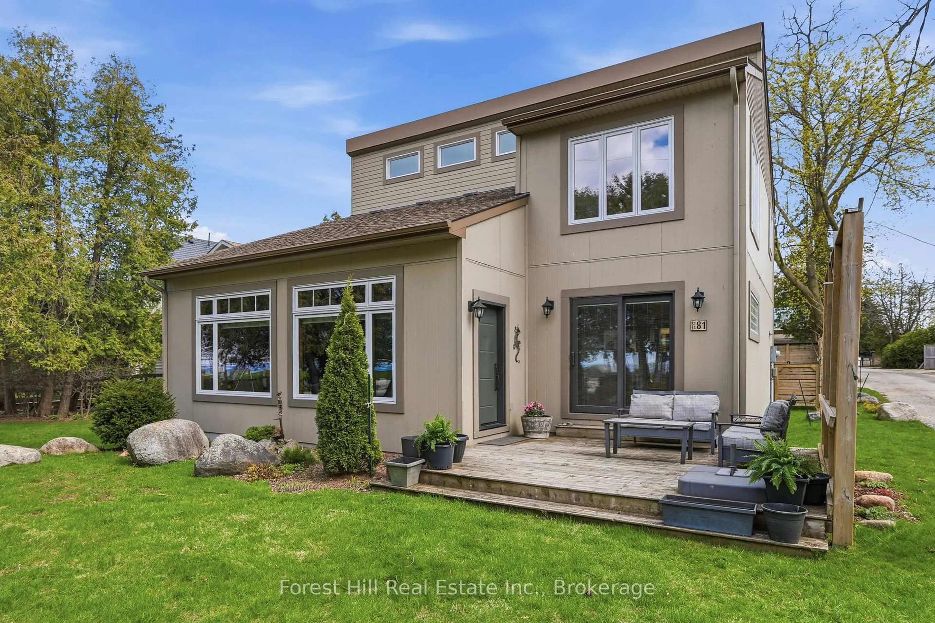 Unknown for 81 St Lawrence St, Collingwood Ontario L9Y 4Y3