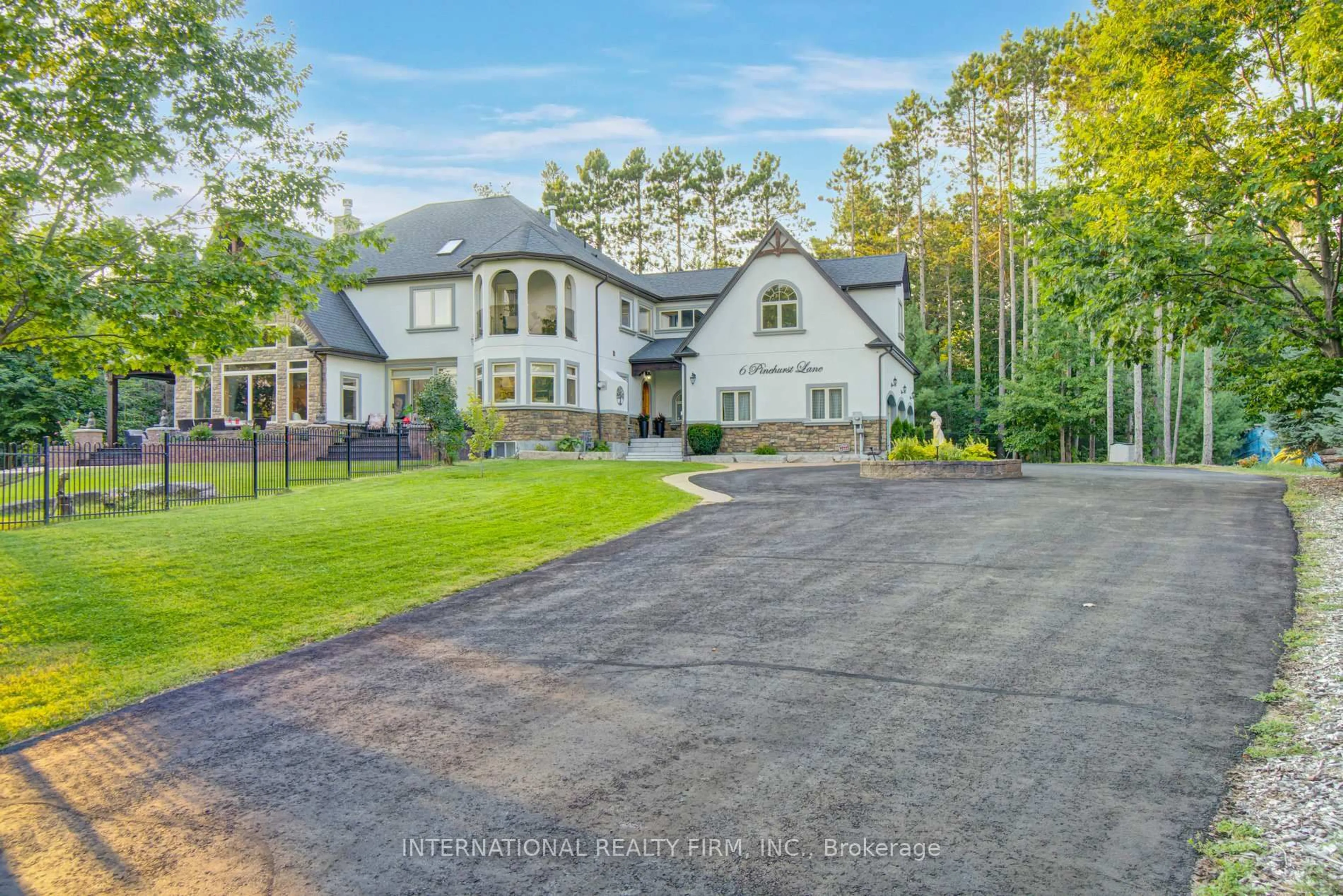 A pic from outside/outdoor area/front of a property/back of a property/a pic from drone, unknown for 6 Pinehurst Lane, Springwater Ontario L9X 0C7