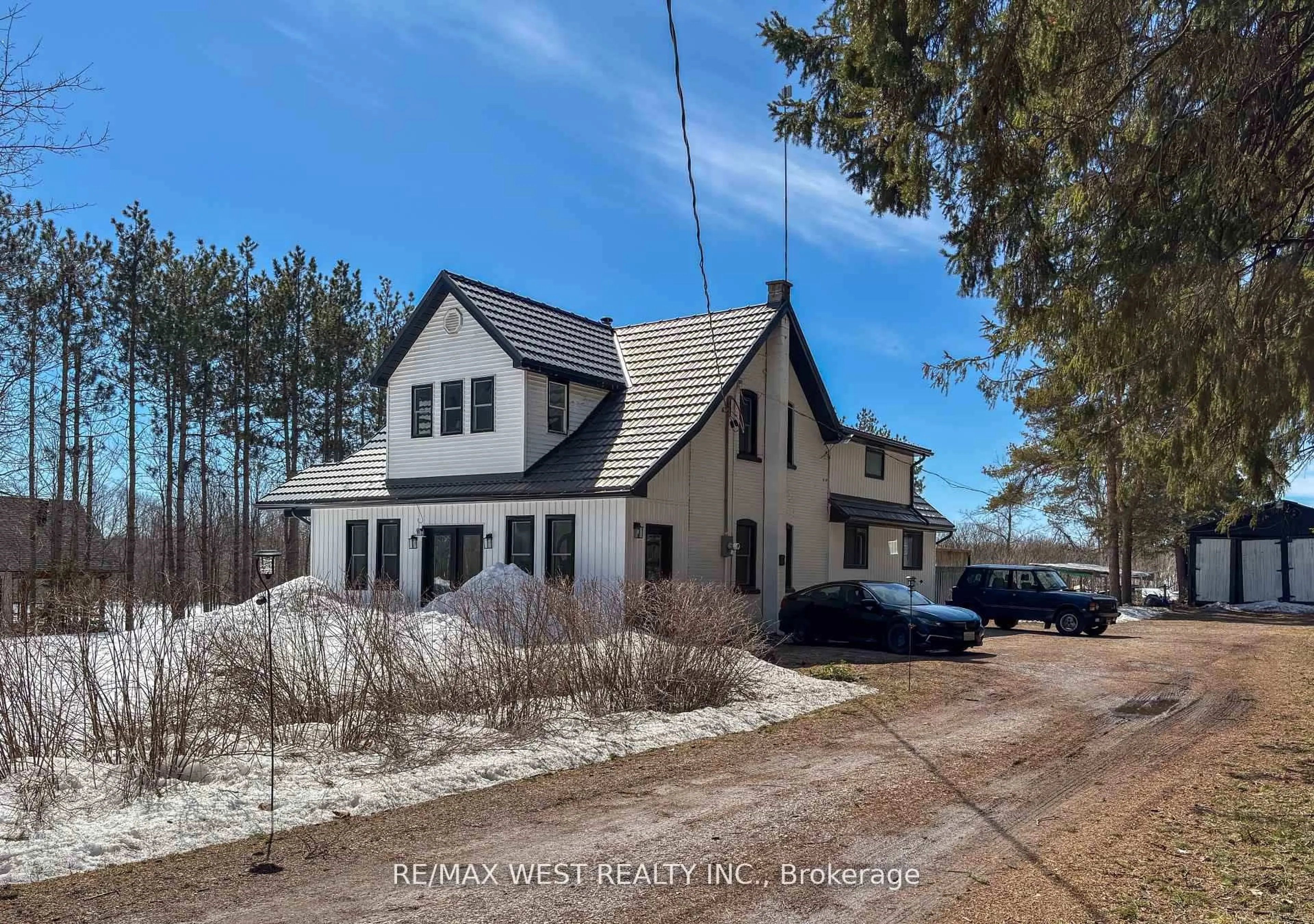 A pic from outside/outdoor area/front of a property/back of a property/a pic from drone, street for 4532 Line 5, Oro-Medonte Ontario L0L 1V0