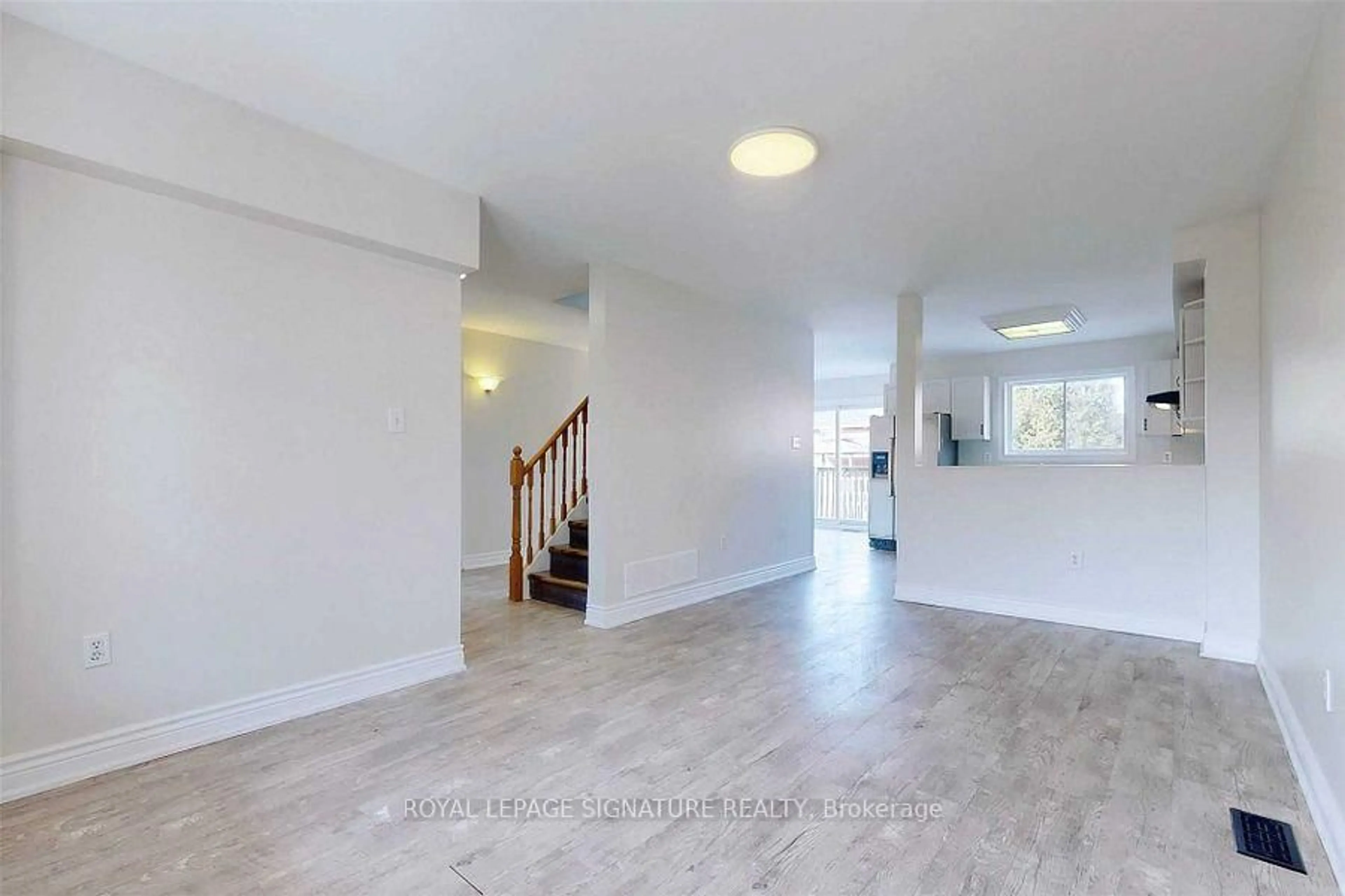 Unknown for 9 Sydenham Wells, Barrie Ontario L4M 6R3
