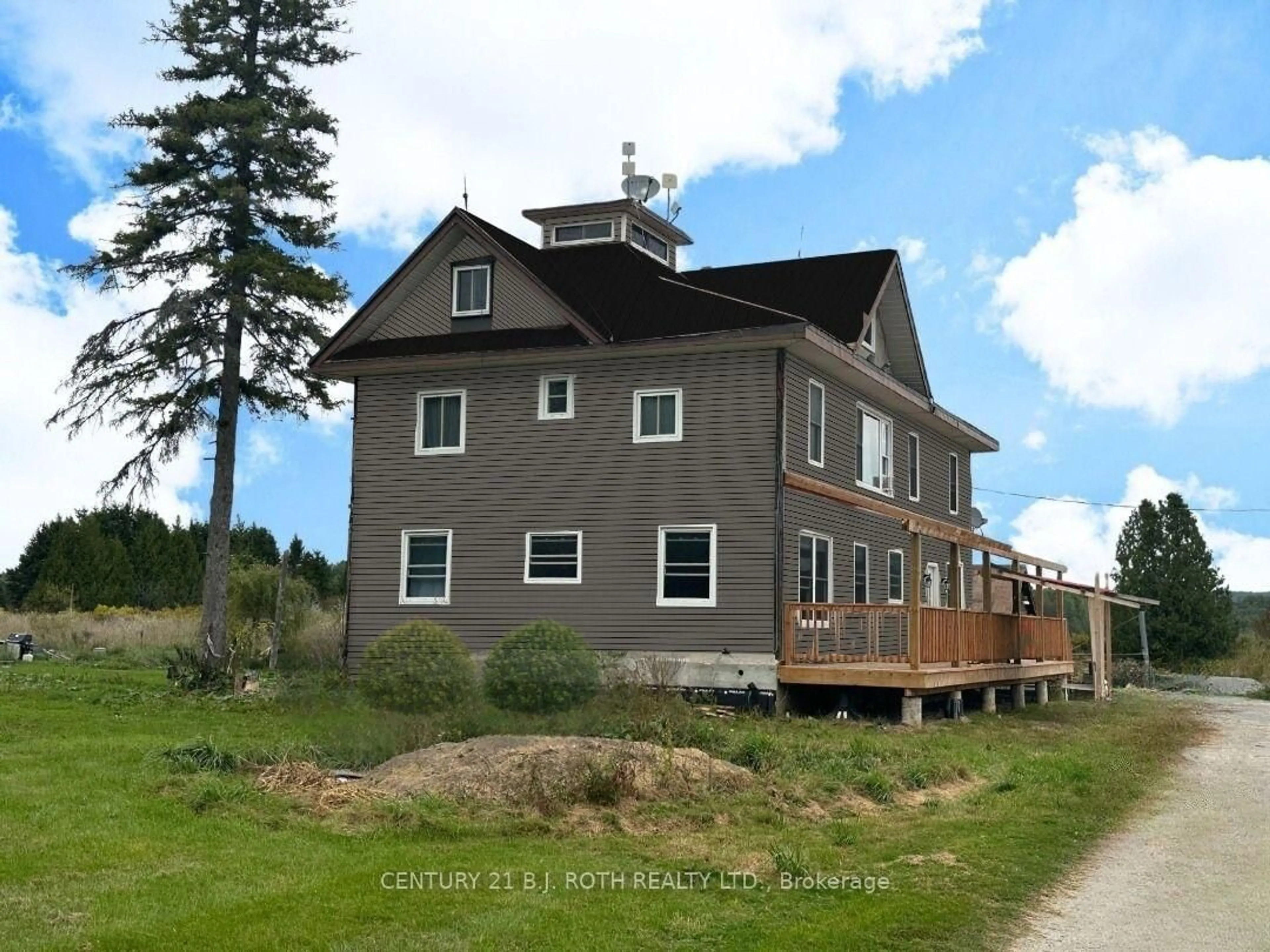Home with vinyl exterior material, building for 253 Craig Sdrd, Oro-Medonte Ontario L0L 1V0
