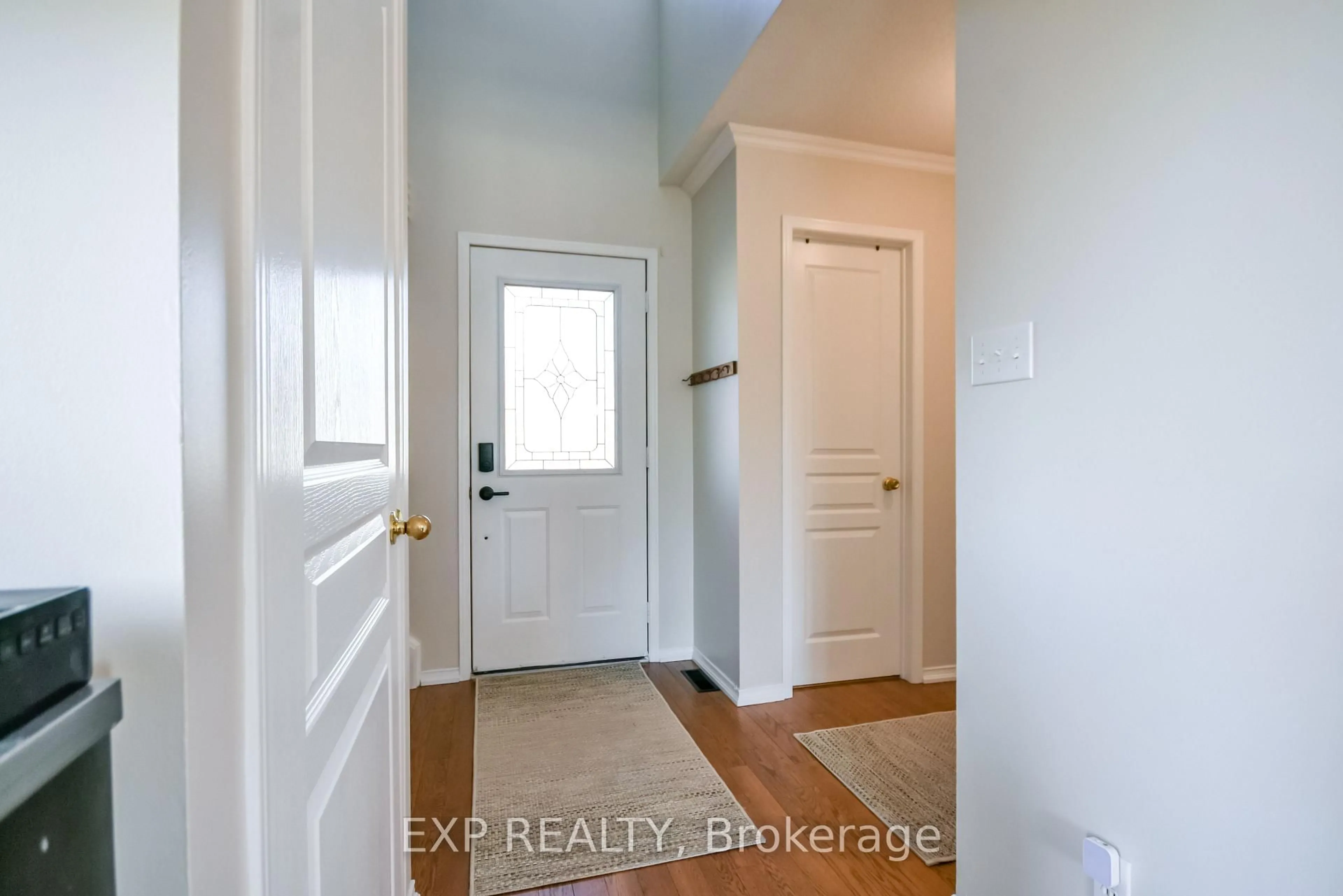 Indoor entryway for 15 Trevino Circ, Barrie Ontario L4M 6V4