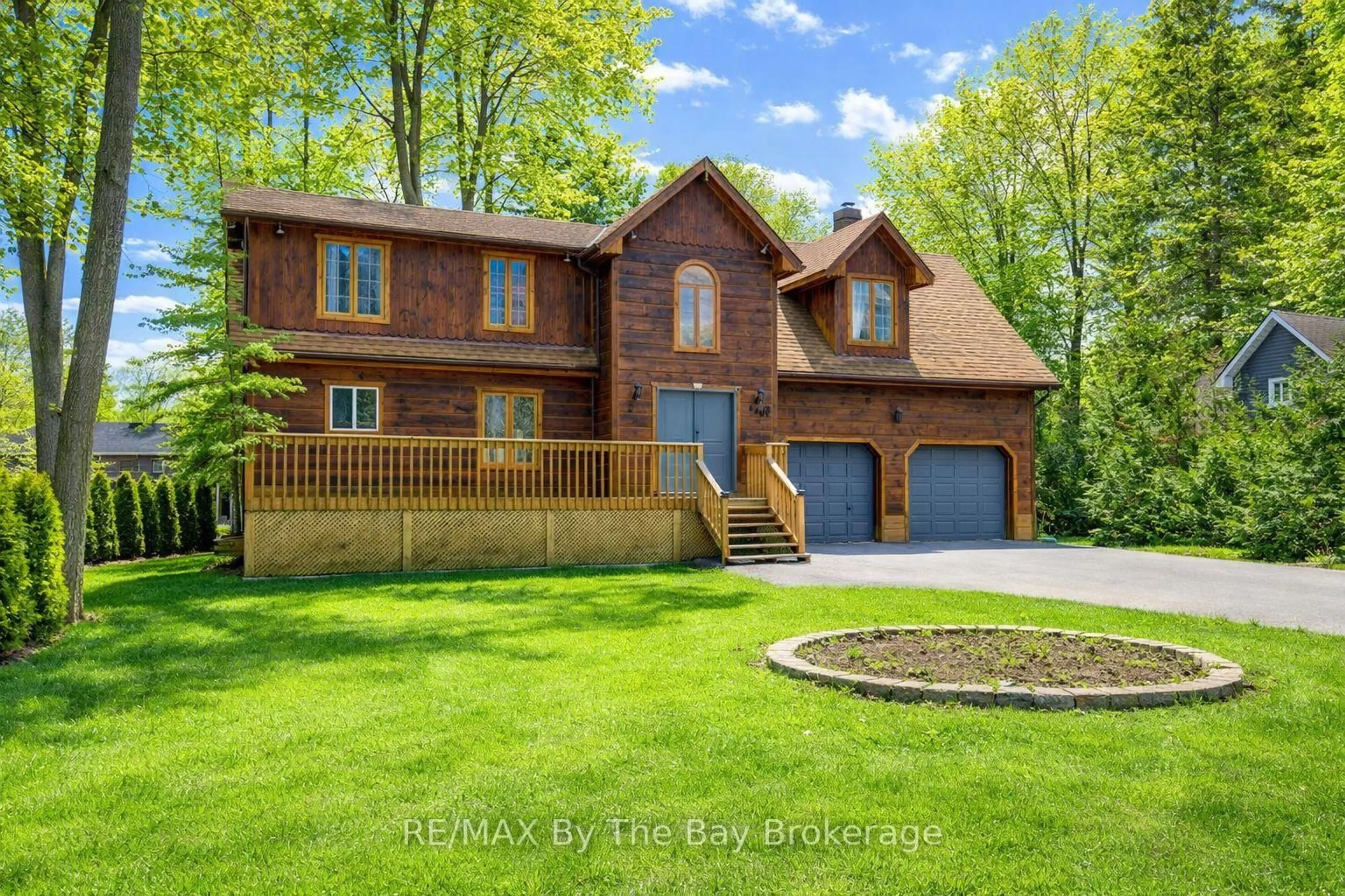 Home with brick exterior material, water/lake/river/ocean view for 646 Oxbow Park Dr, Wasaga Beach Ontario L9Z 2V2