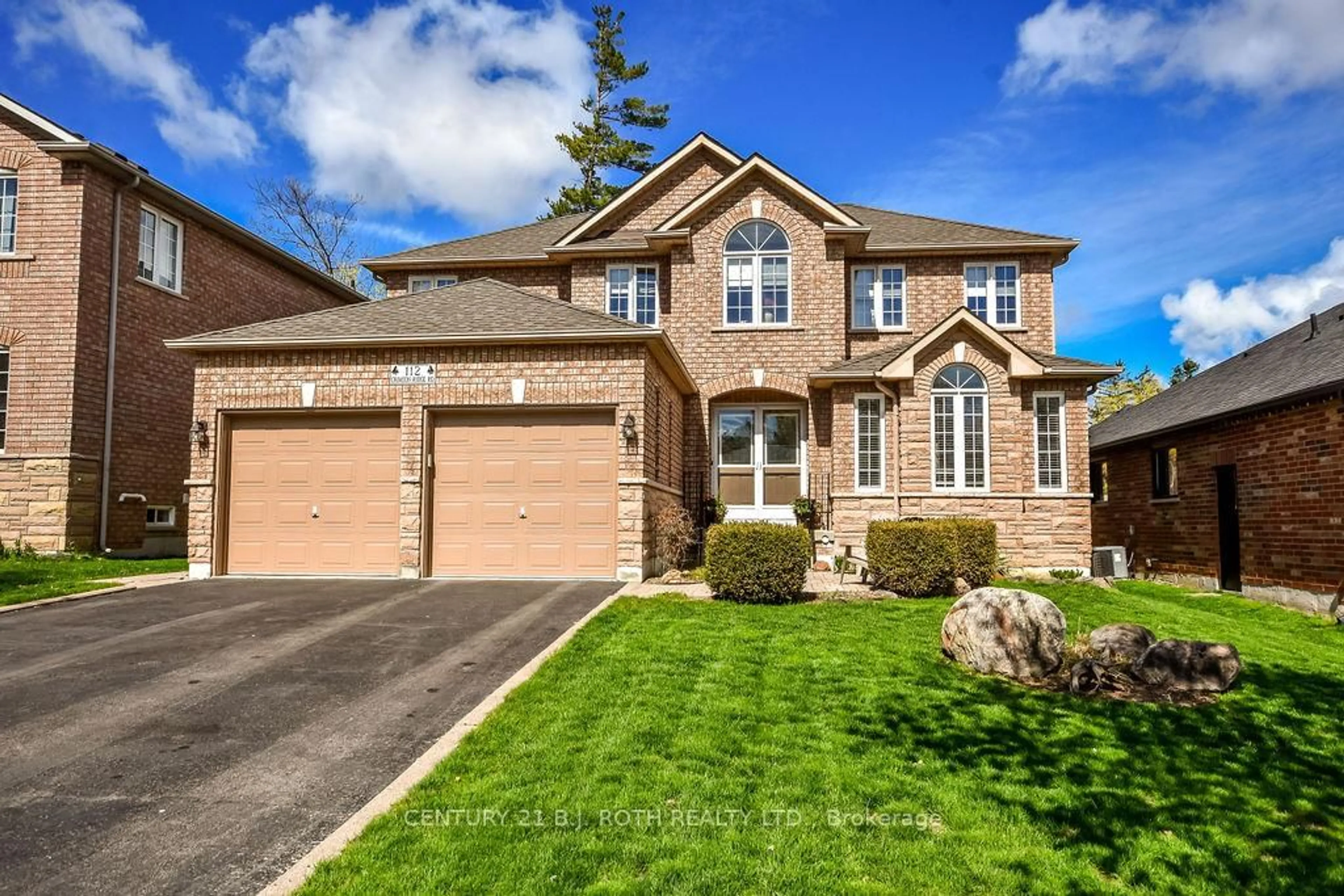 Home with brick exterior material, street for 112 Crimson Ridge Rd, Barrie Ontario L4N 0G9