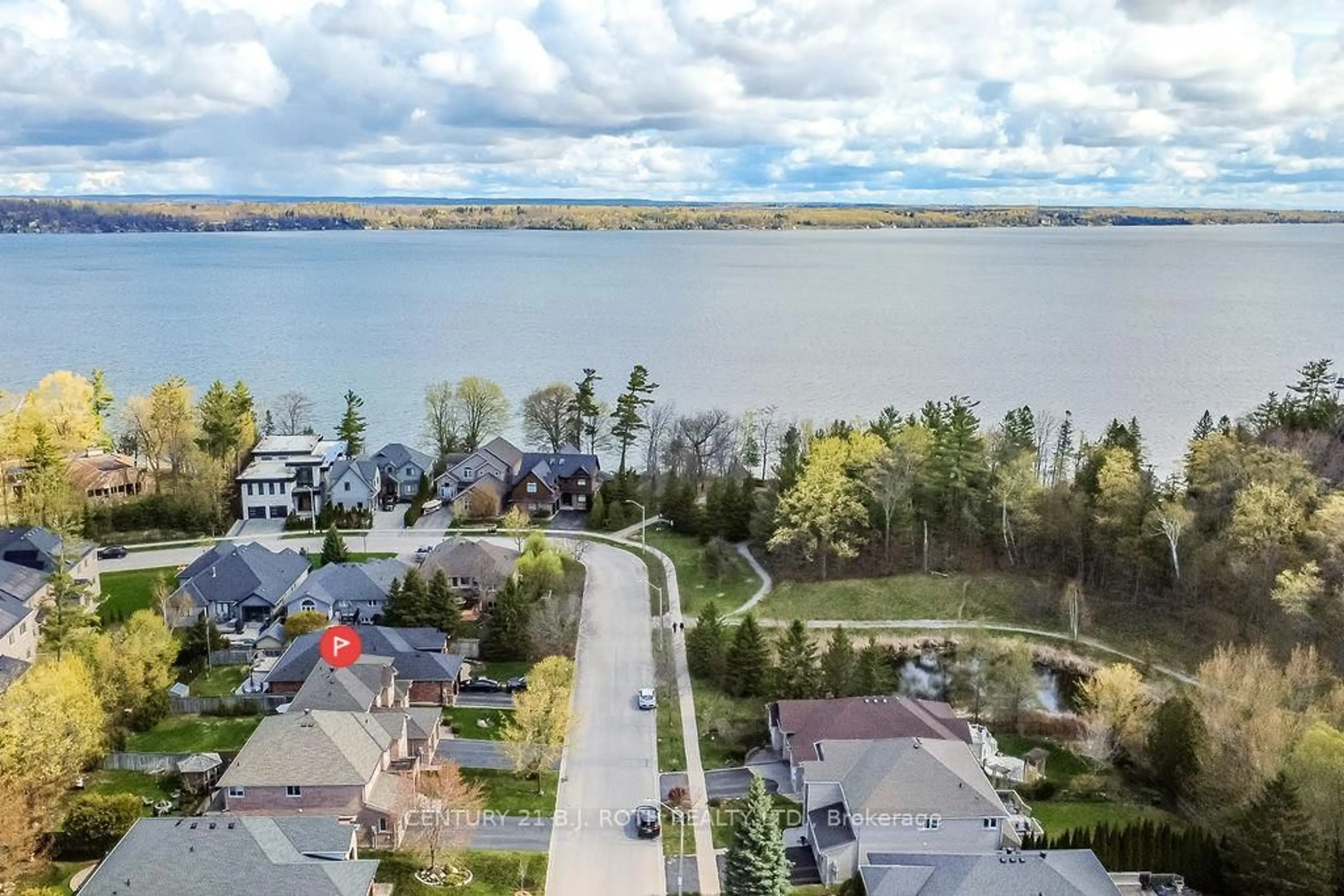 A pic from outside/outdoor area/front of a property/back of a property/a pic from drone, water/lake/river/ocean view for 112 Crimson Ridge Rd, Barrie Ontario L4N 0G9