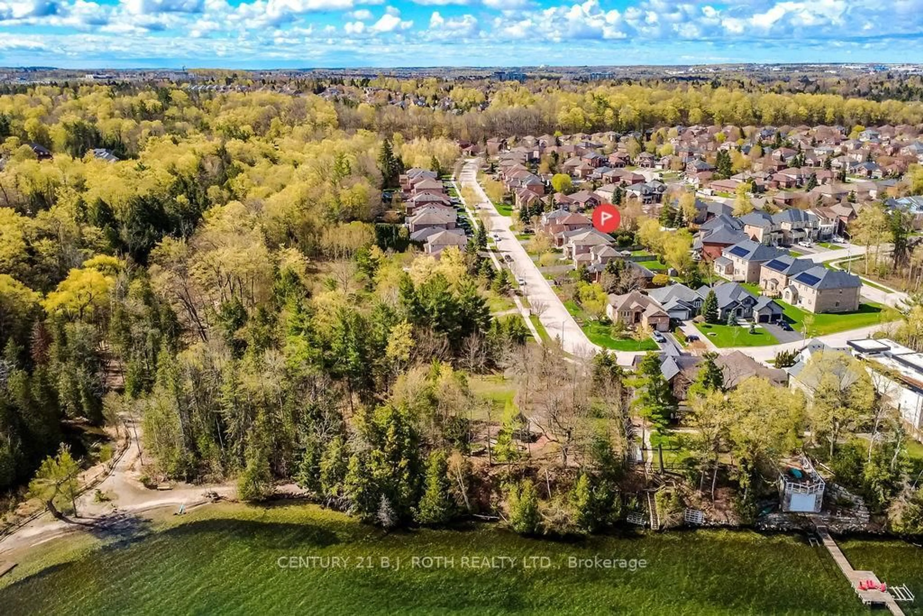 A pic from outside/outdoor area/front of a property/back of a property/a pic from drone, water/lake/river/ocean view for 112 Crimson Ridge Rd, Barrie Ontario L4N 0G9