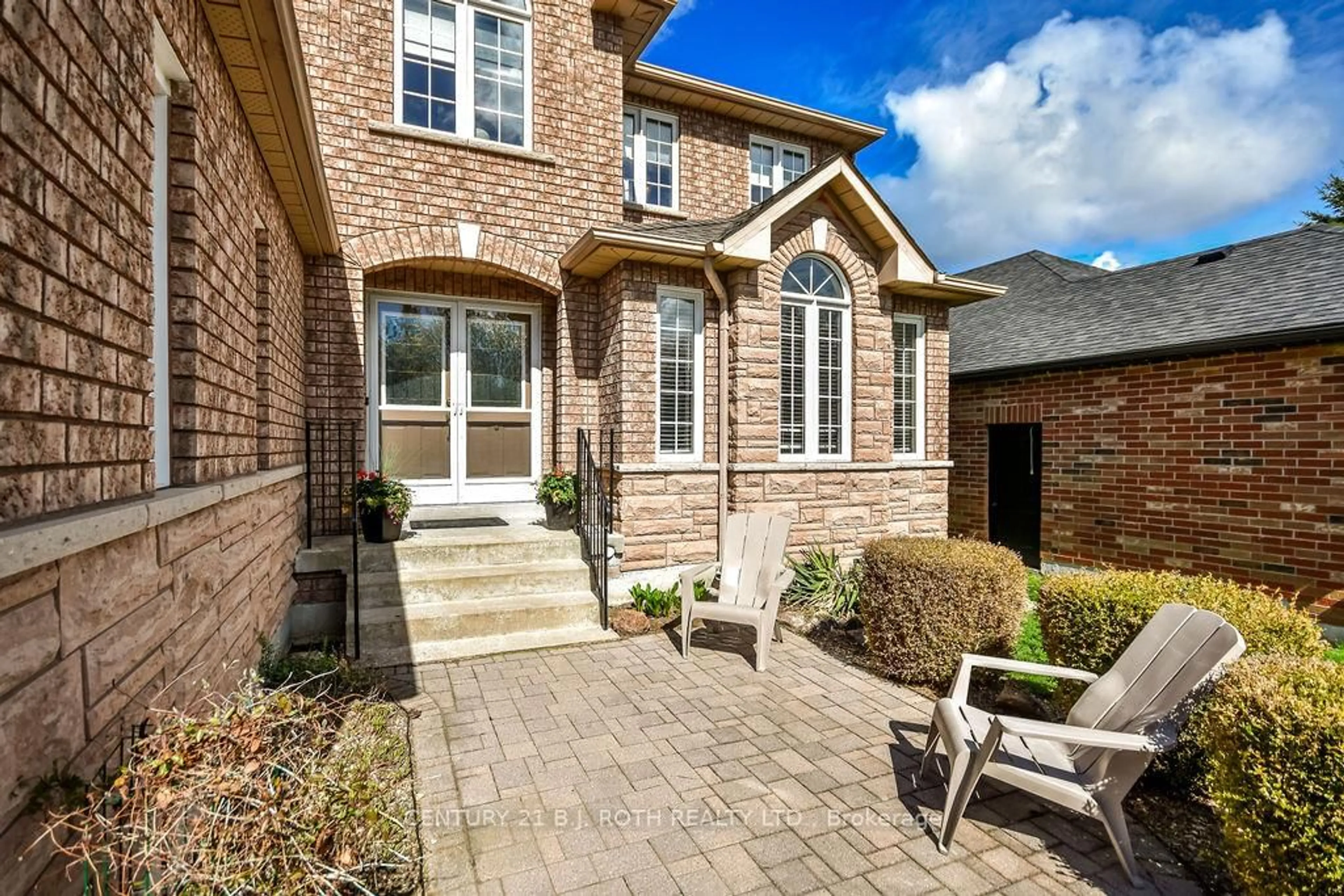 Home with brick exterior material, street for 112 Crimson Ridge Rd, Barrie Ontario L4N 0G9